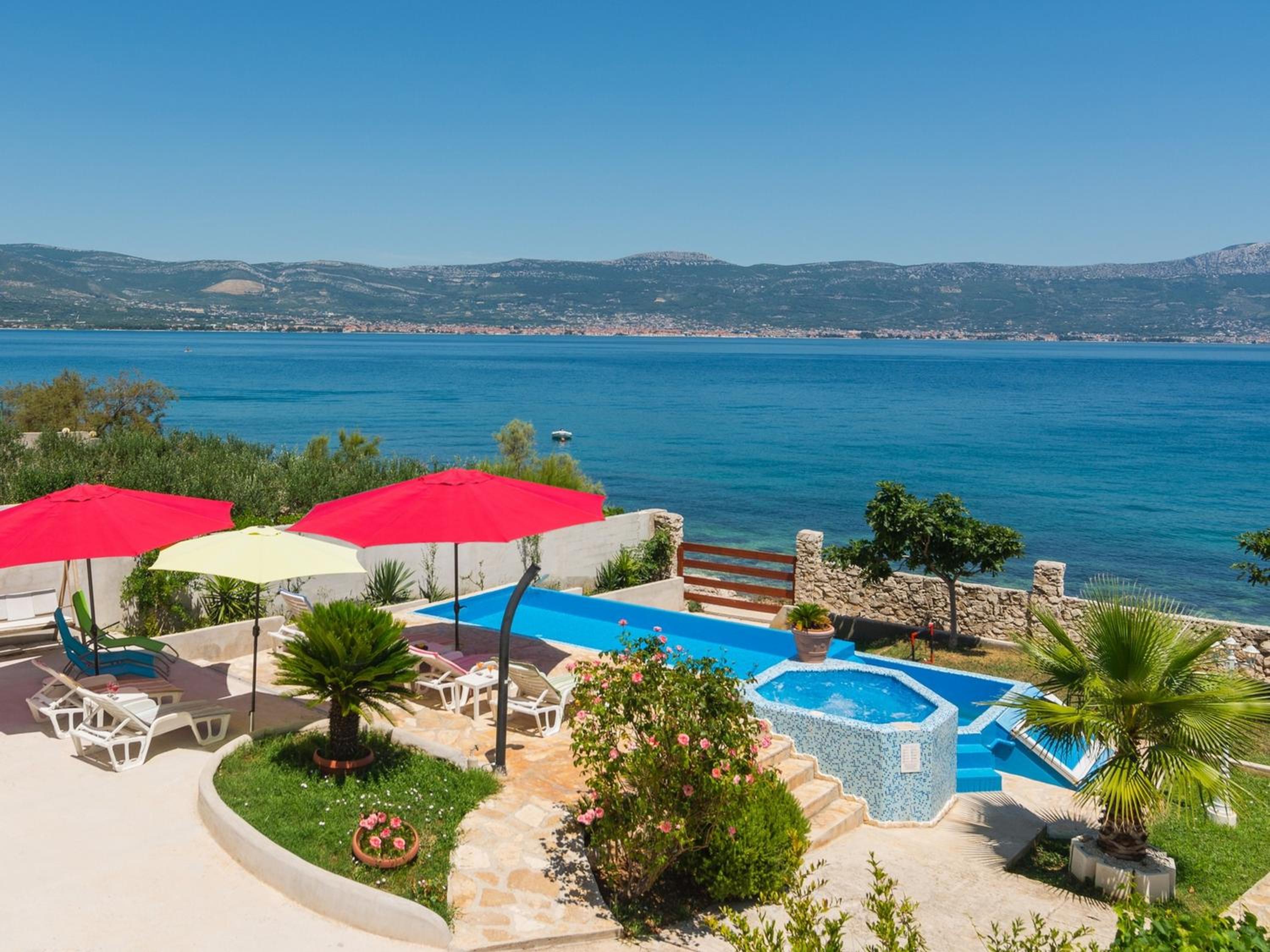 Villa - Beach Front photo 2