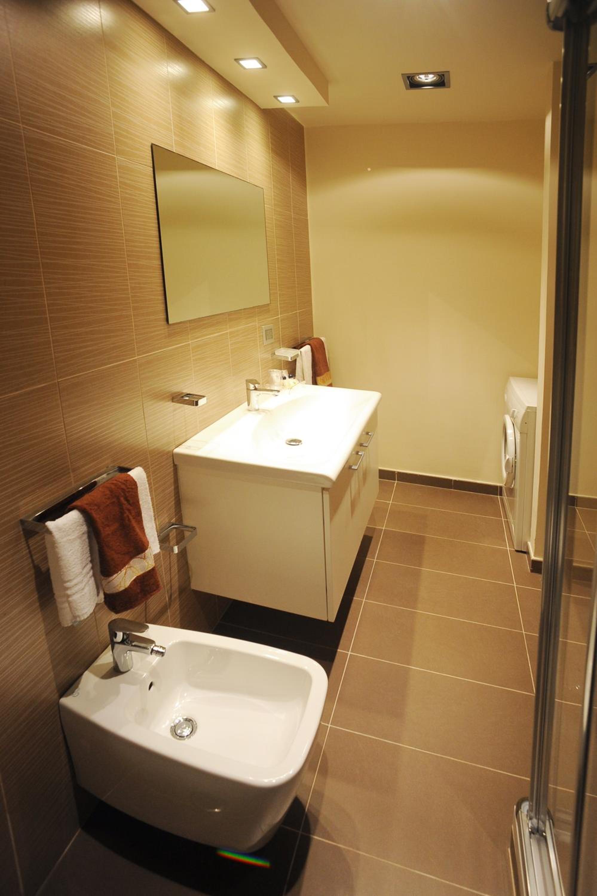 Two-Bedroom Deluxe Apartment photo 2