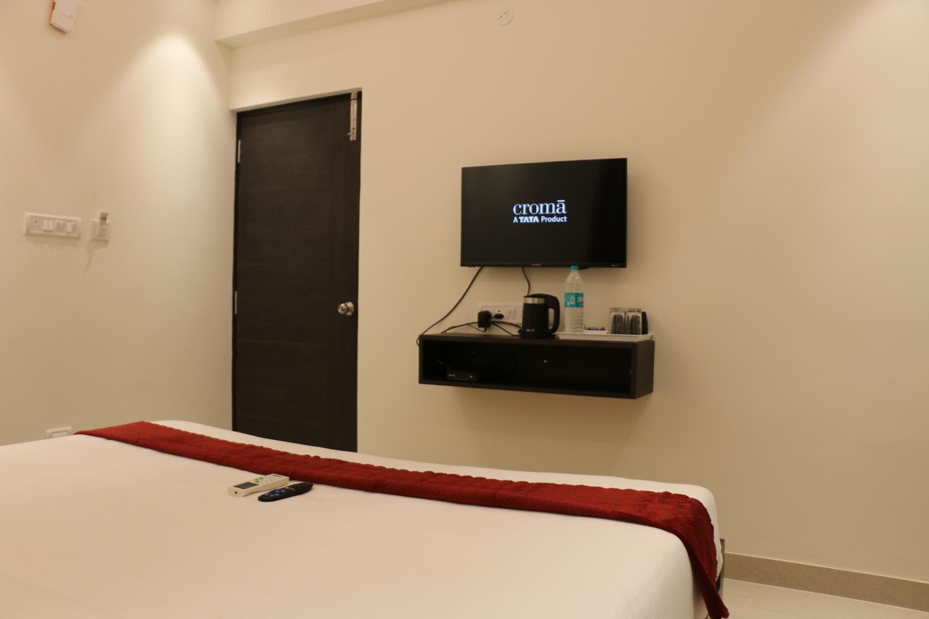 Standard King Room photo 2