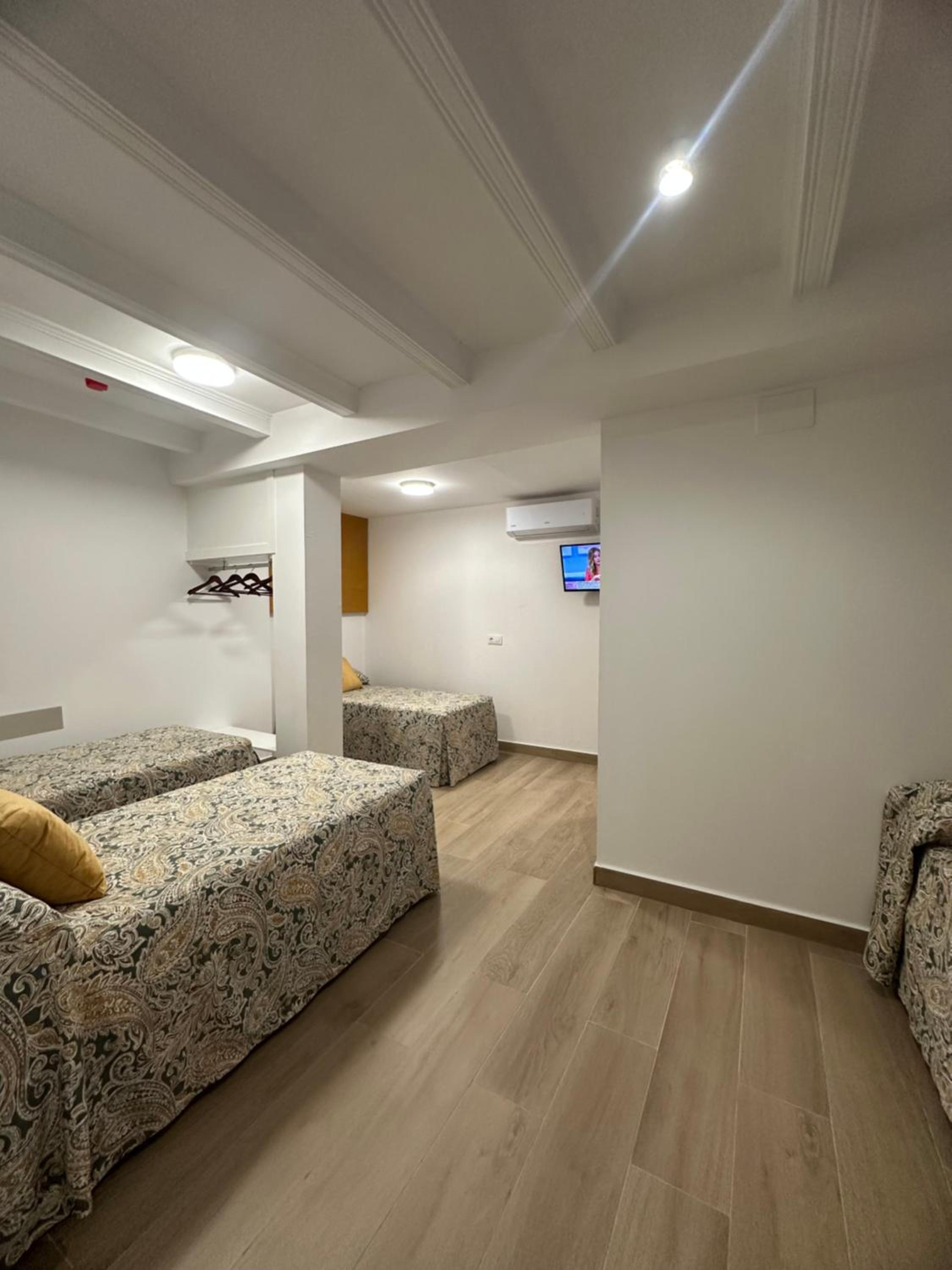 Standard Quadruple Room - Photo 1