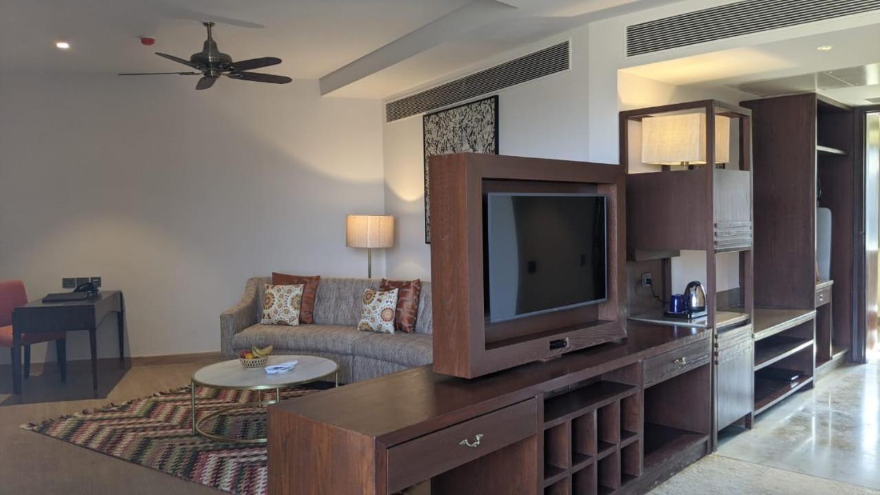 Alaya Suite – Mountain View photo
