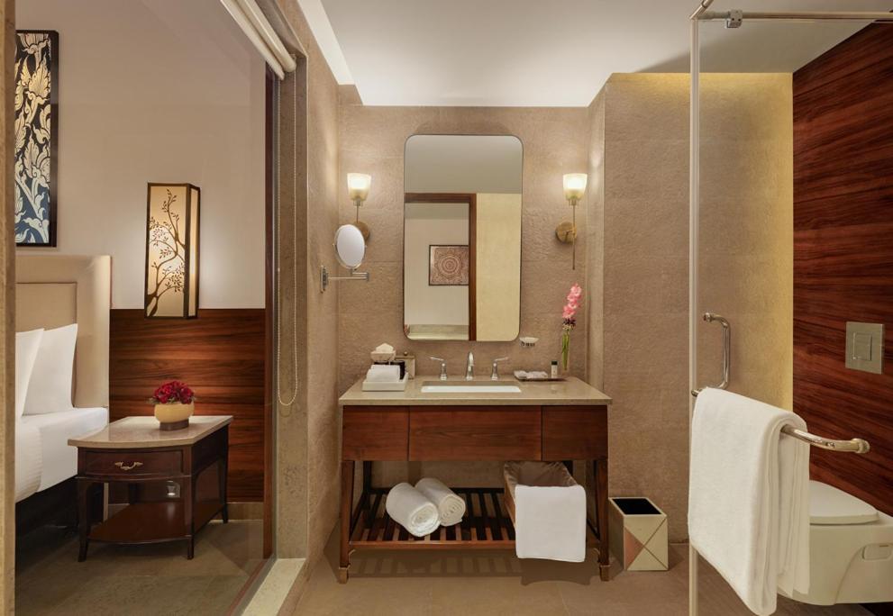 Alaya Suite – Mountain View photo