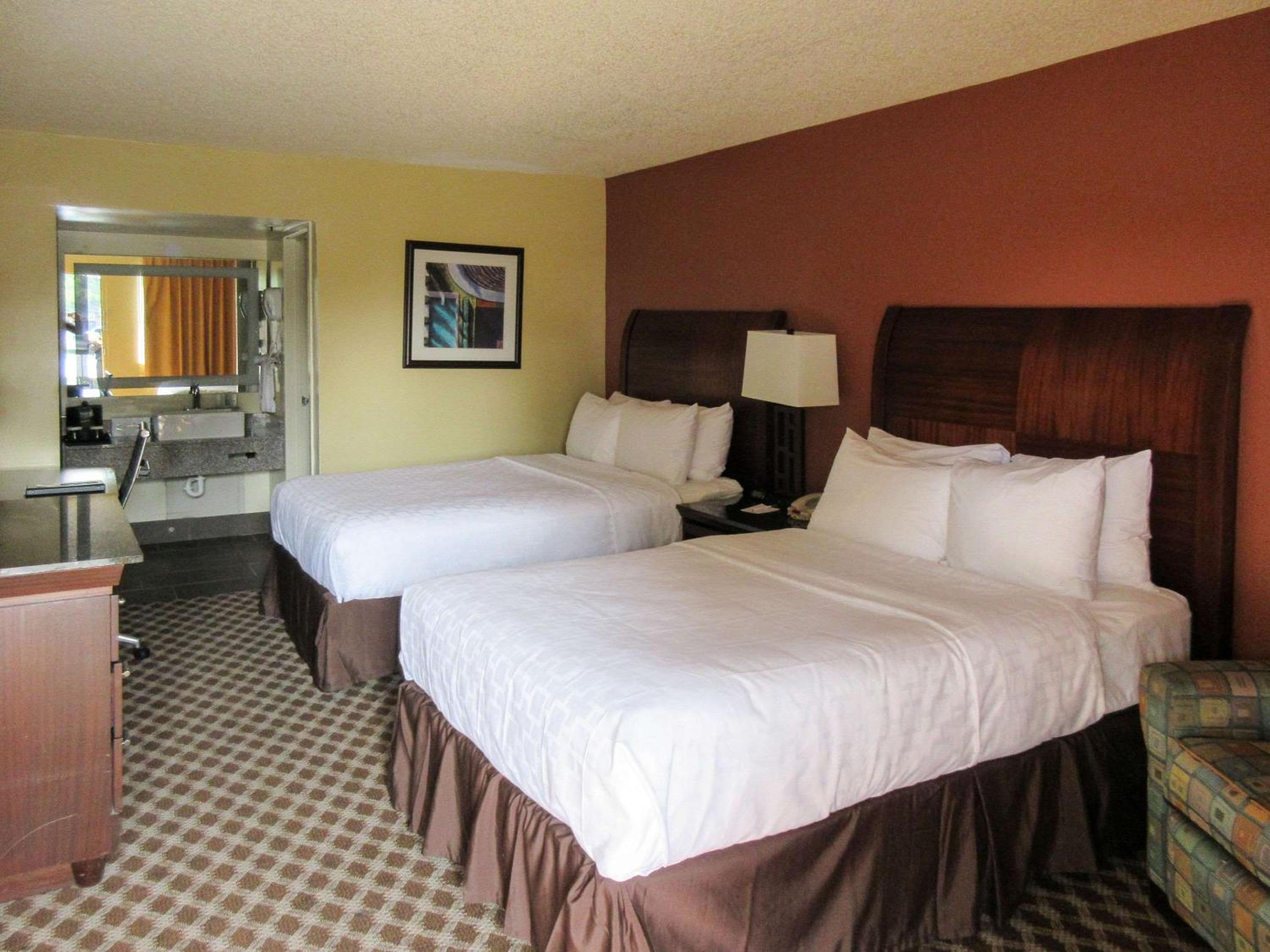 Standard Double Room with Two Double Beds - Non-Smoking - Photo 1