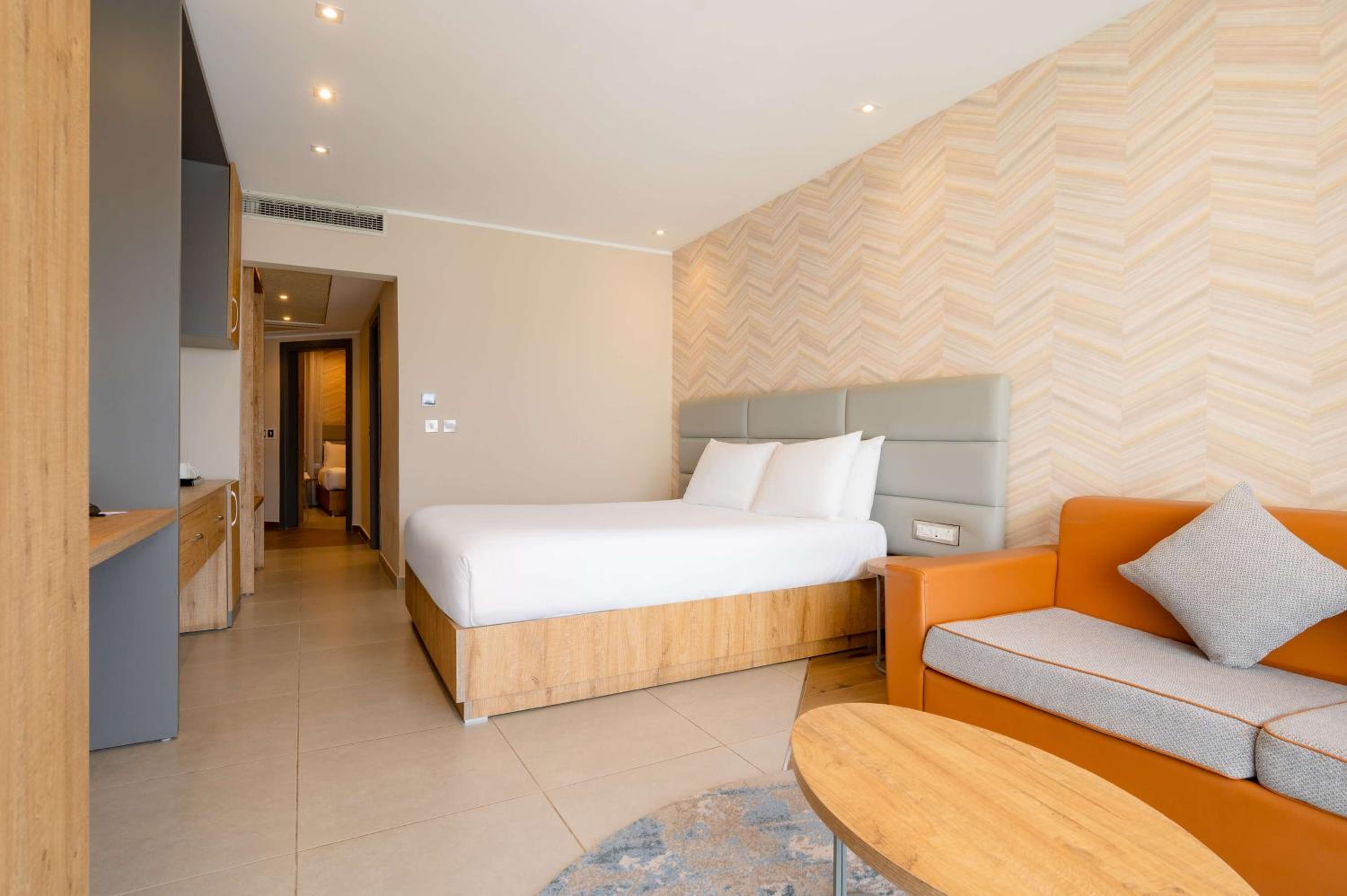 Two-Bedroom Family Room with Sofa Bed - Sea View