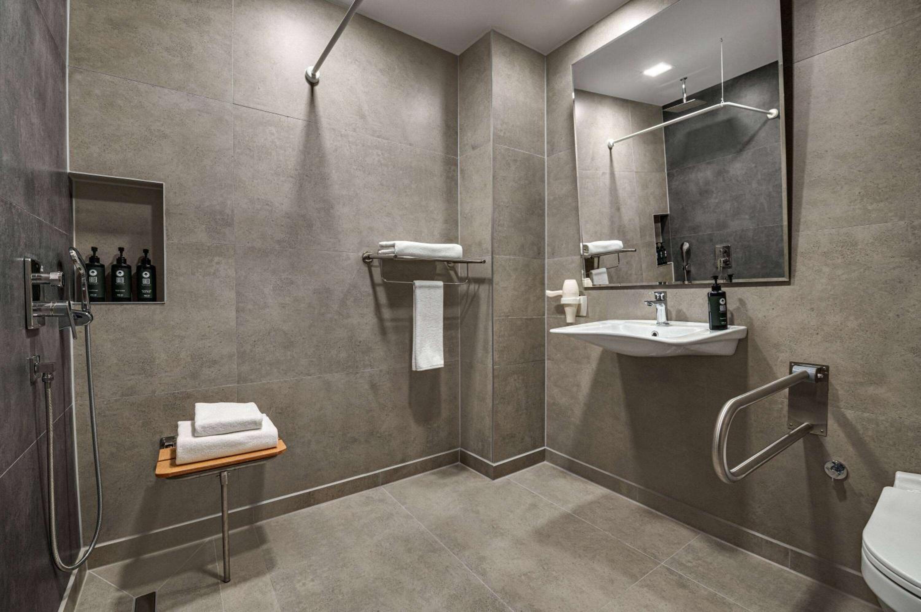 King Room - Mobility Access - Photo 1