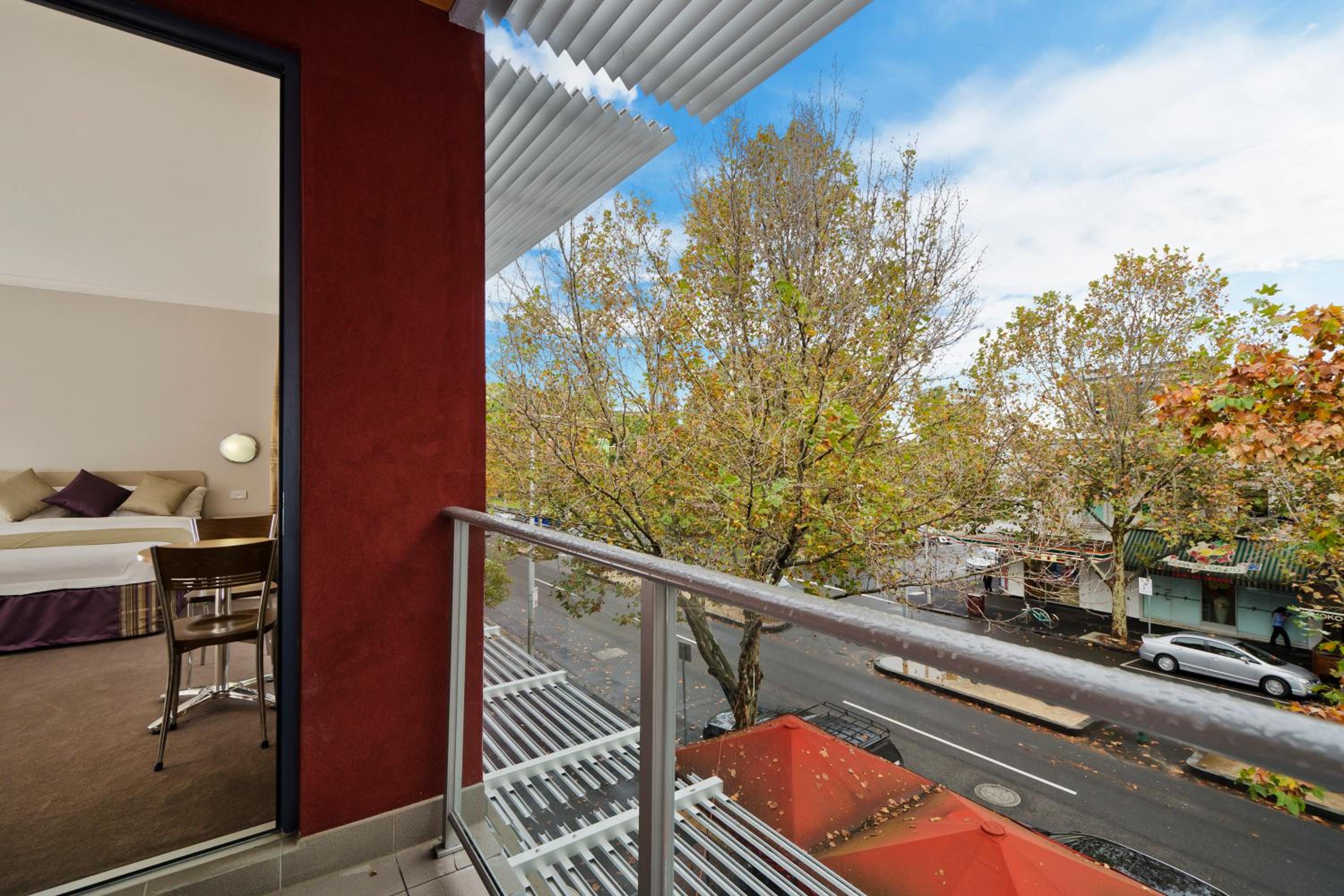 Lygon Front Suite - Photo 2