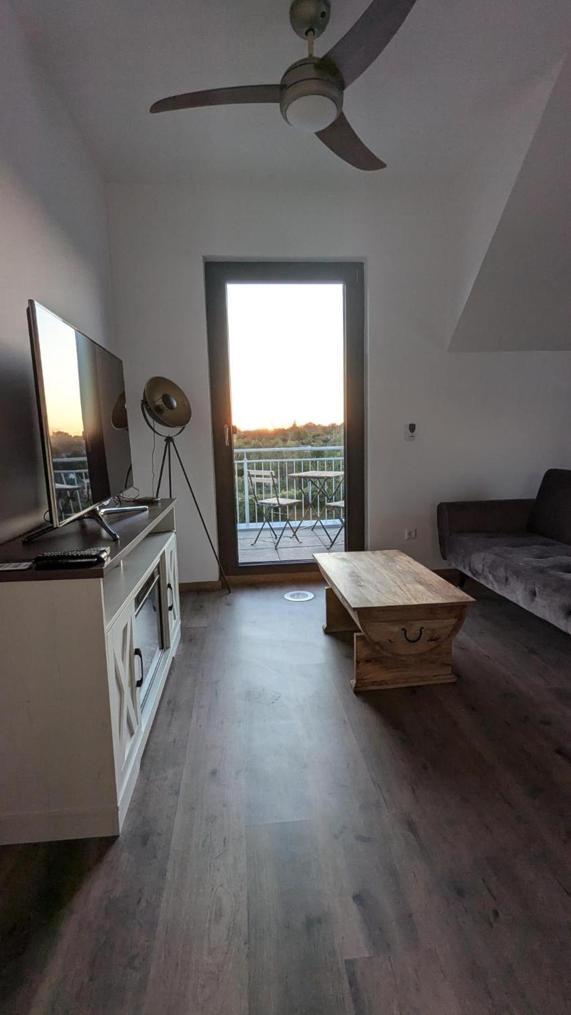 One-Bedroom Apartment with Balcony photo 1