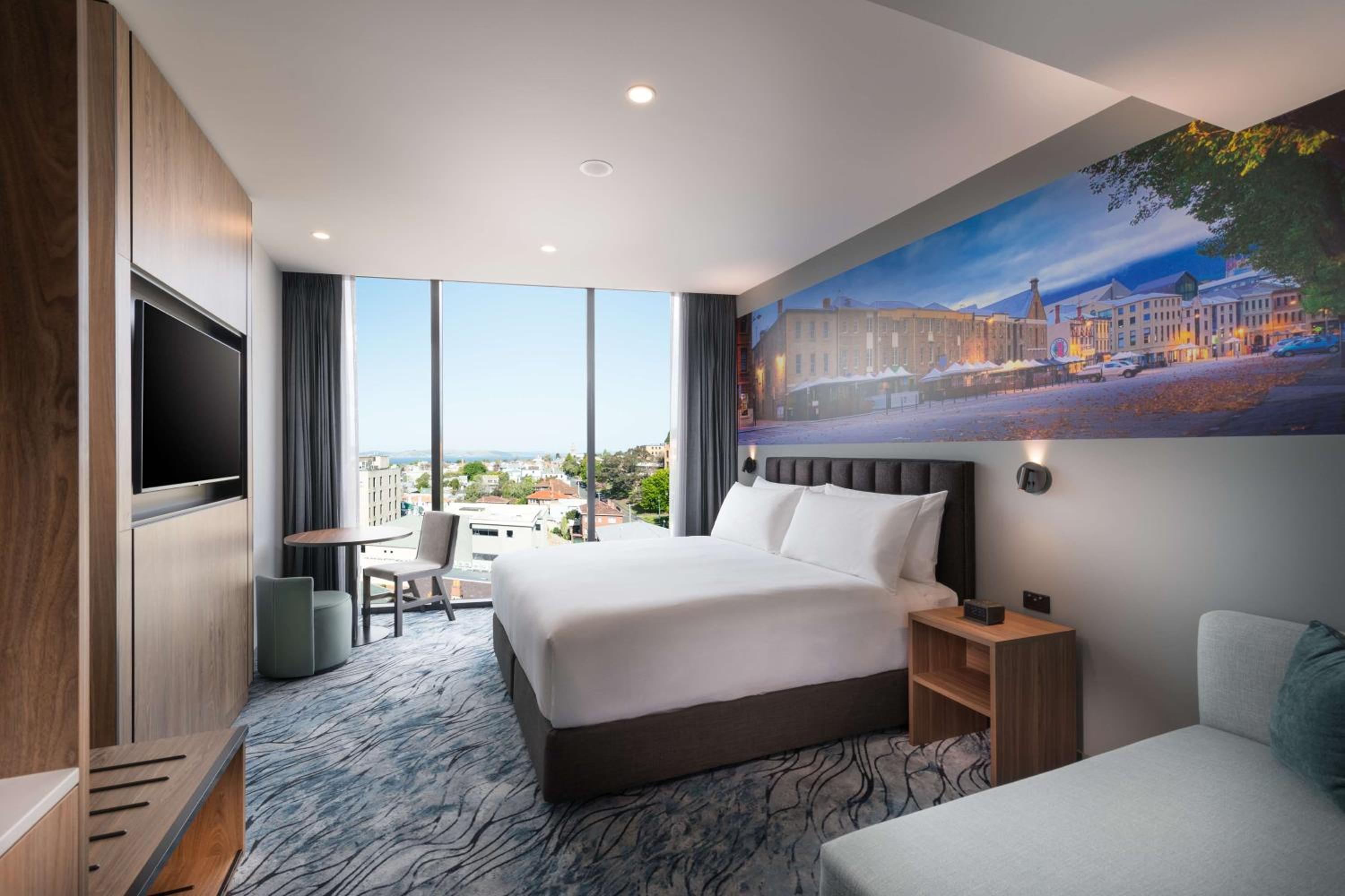 Deluxe King Room - Water View