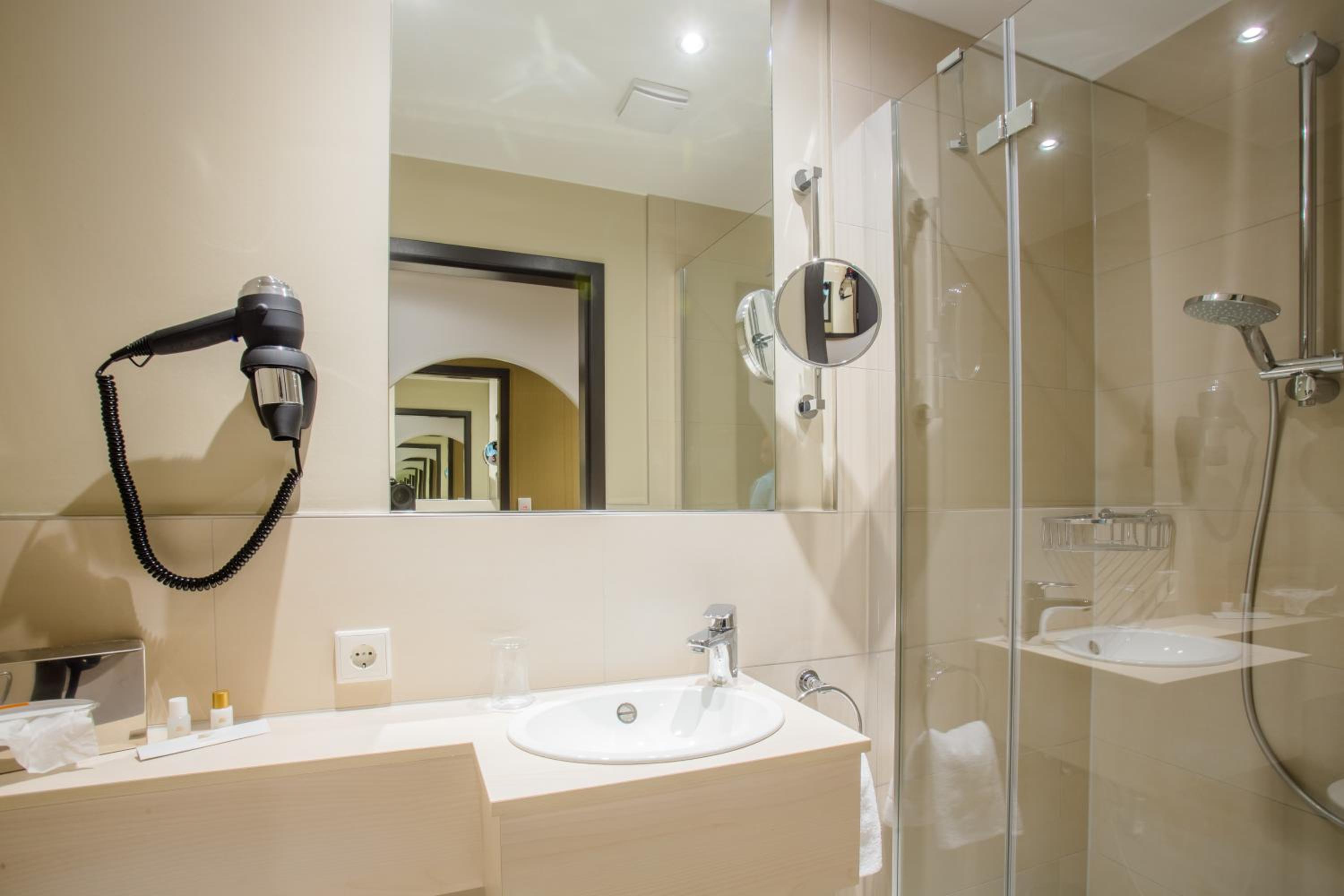 Double Room - Photo 2