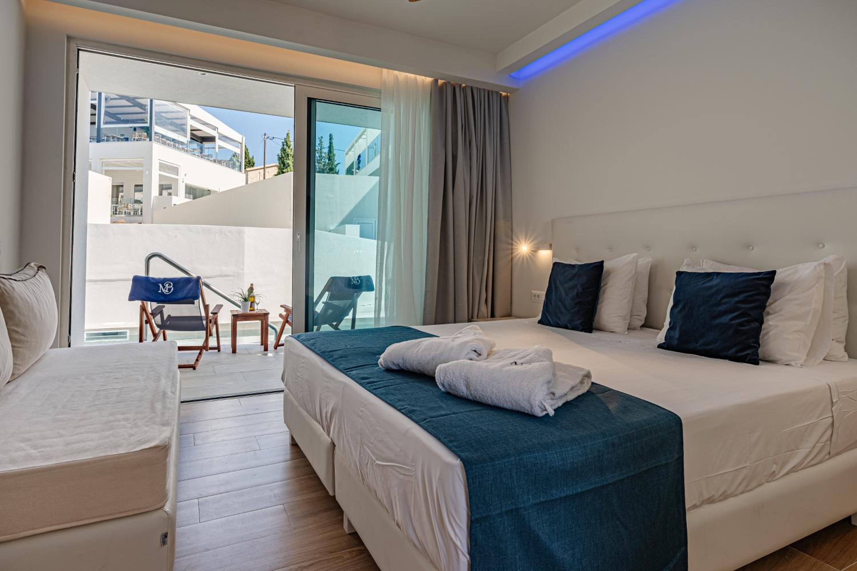 Junior Suite With Private Pool - Photo 3