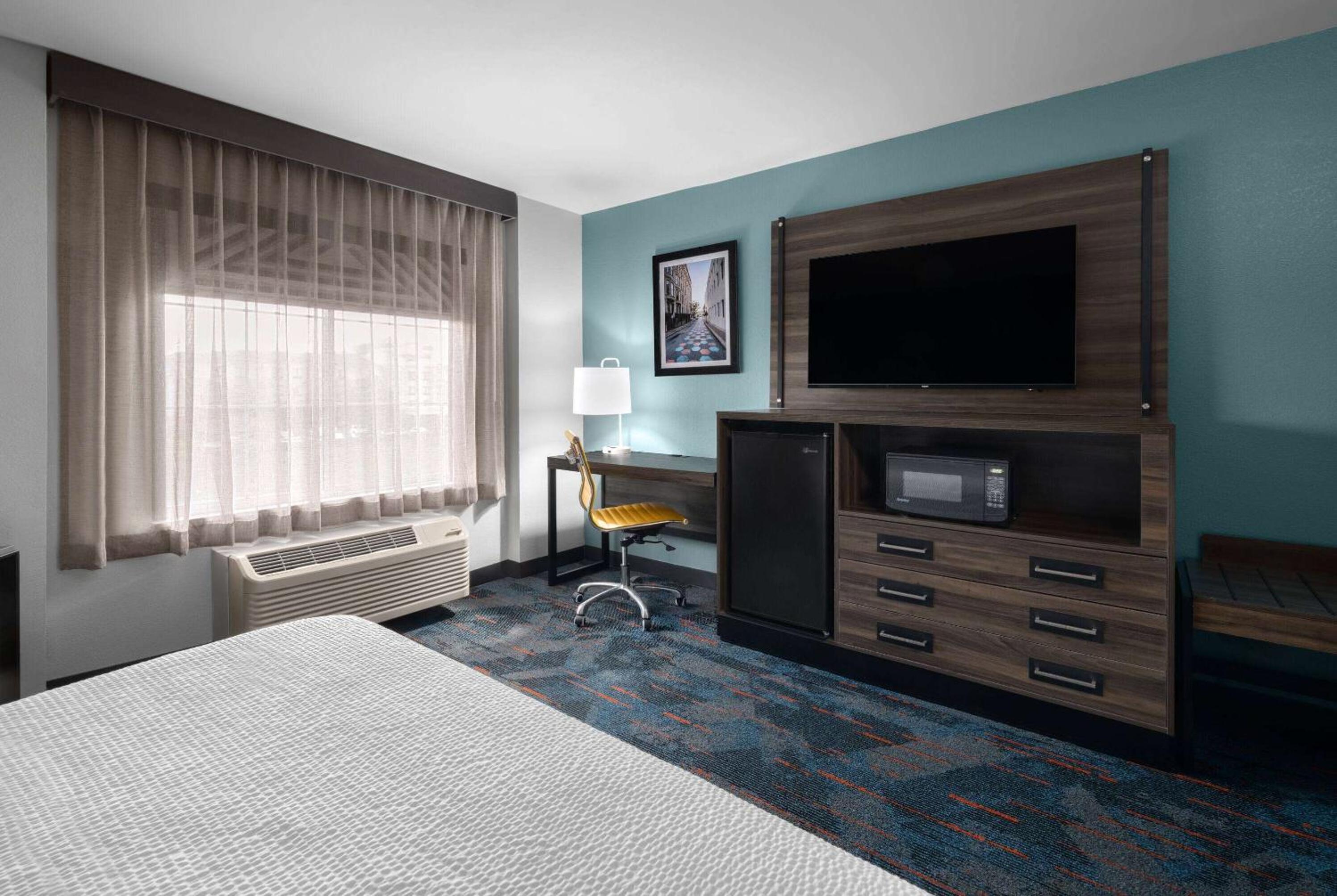 Double Room with Two Double Beds - Disability Access - Photo 2