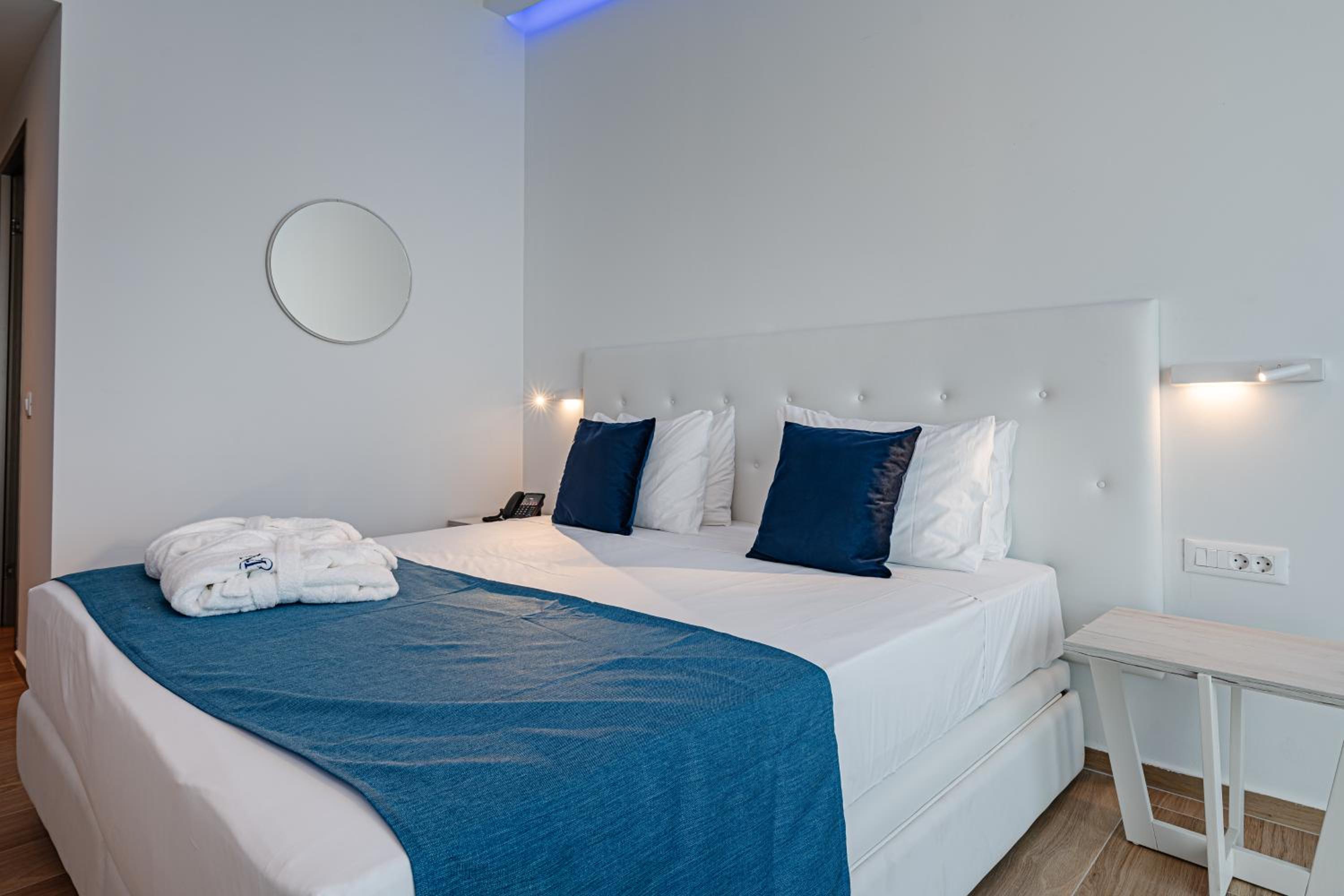 Junior Suite With Private Pool - Photo 9