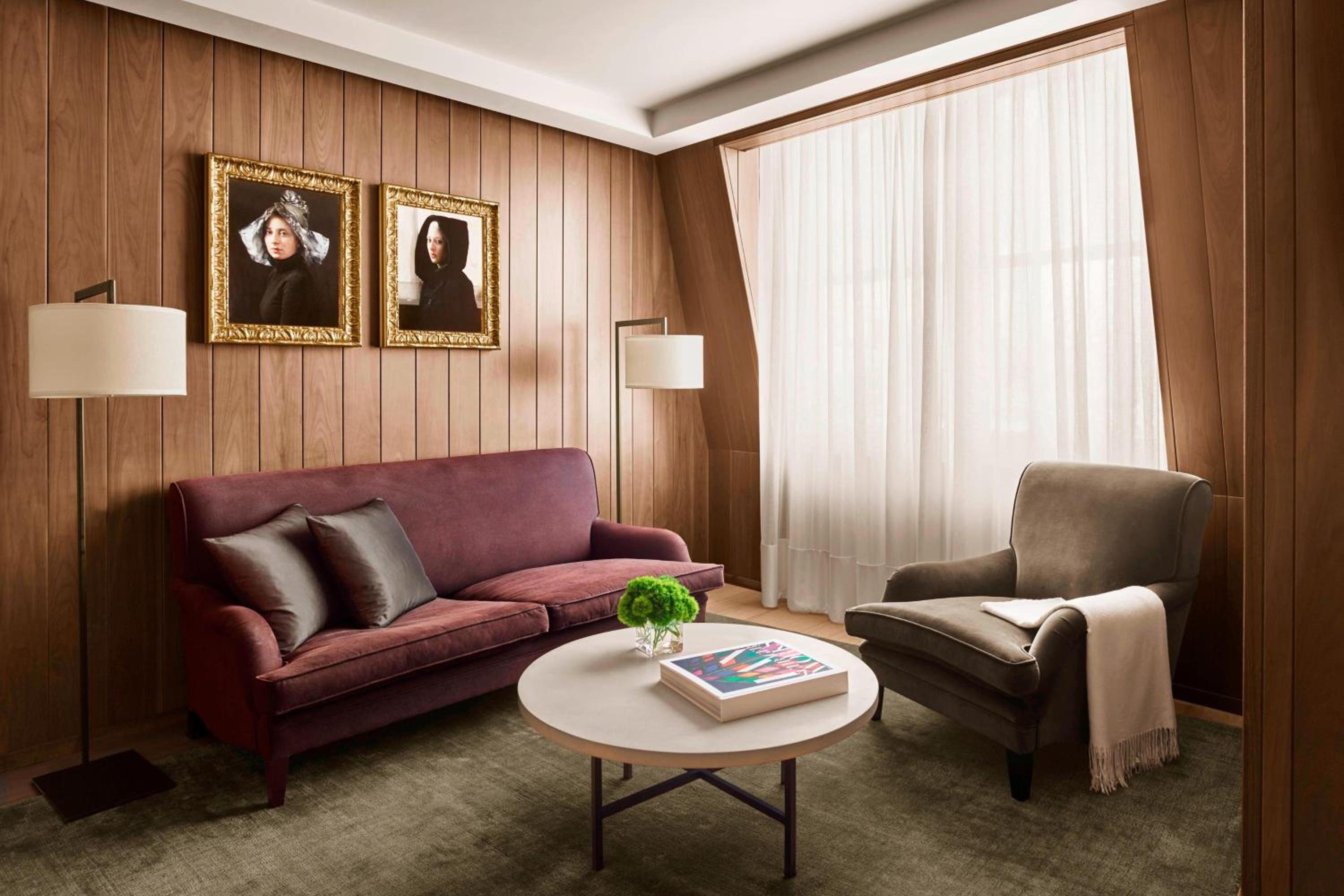 Fitzrovia One-Bedroom King Suite
