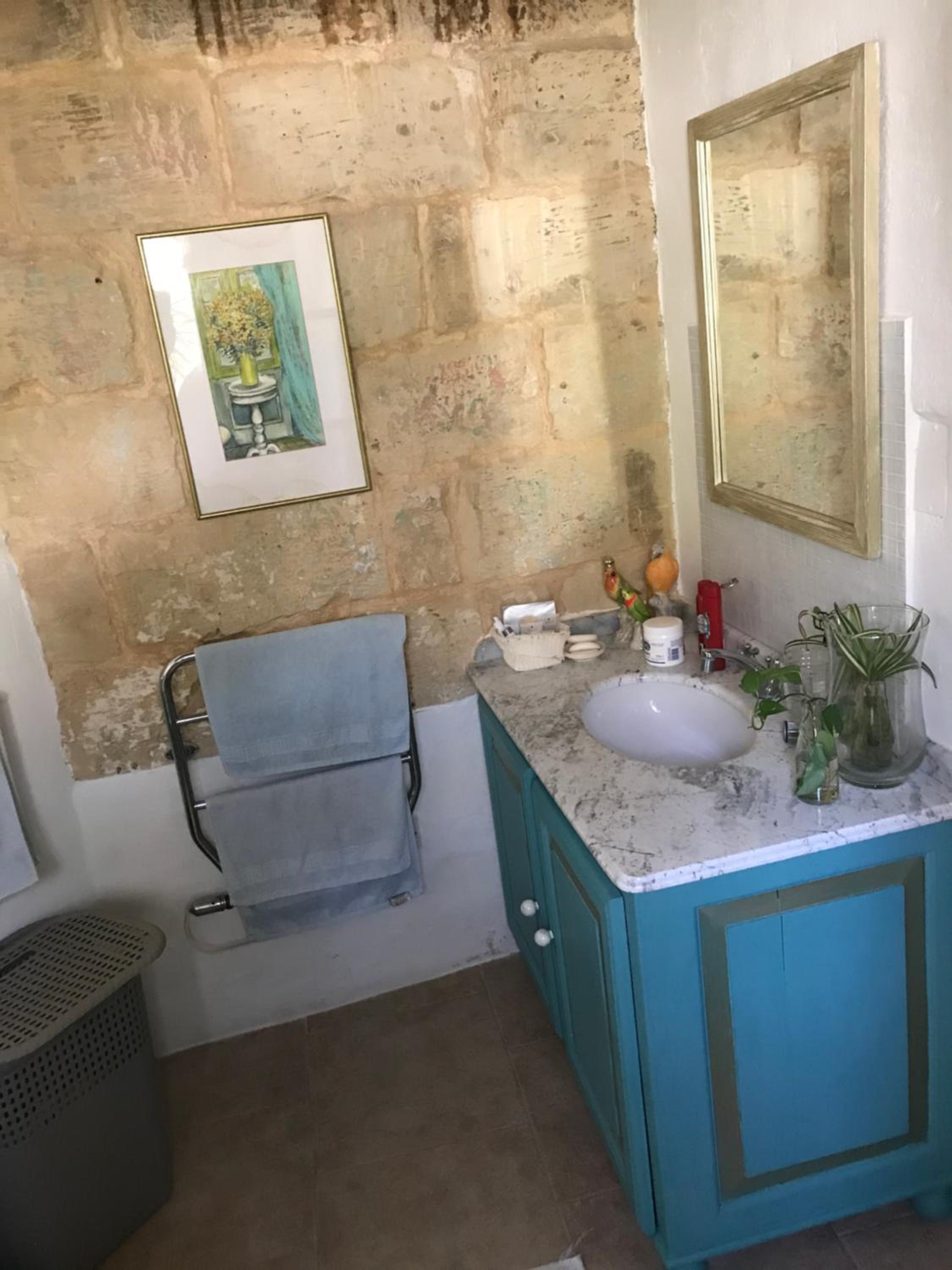 Double Room With Shared Bathroom photo 2