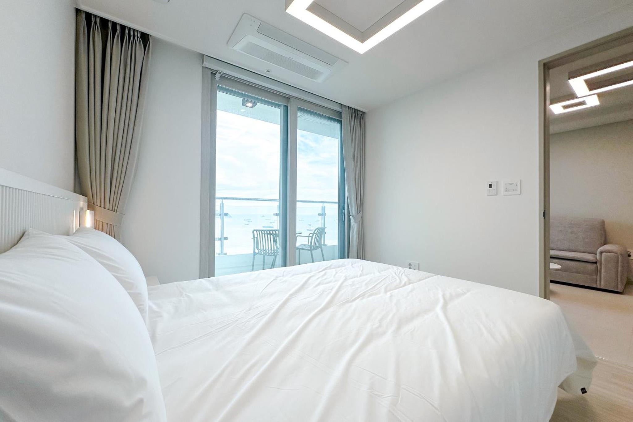 Double Room - Photo 25