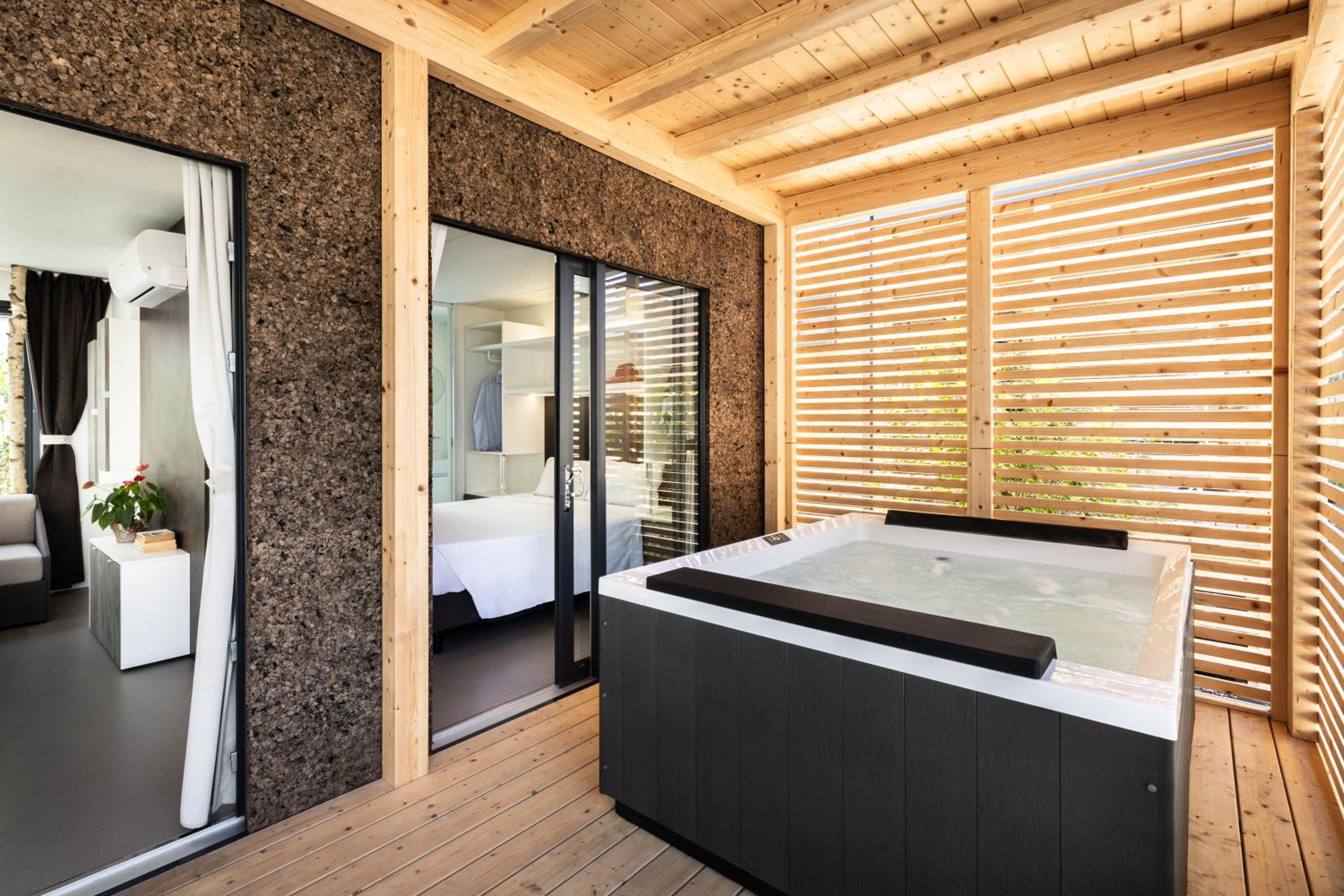 Mobile Home with Hot Tub - Photo 2