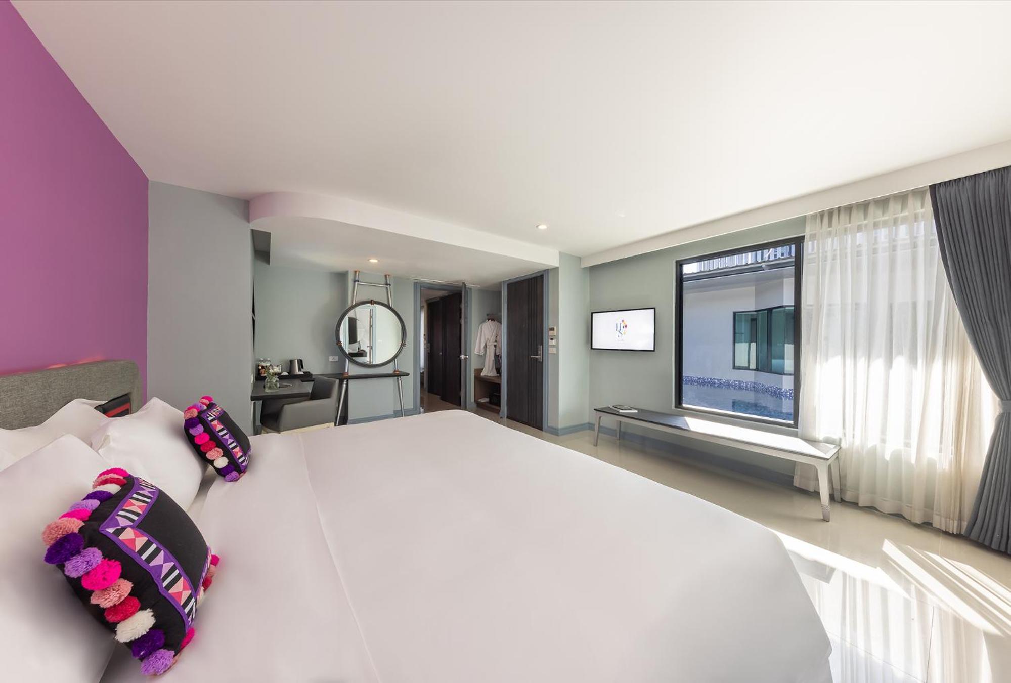 Double Room with Pool View