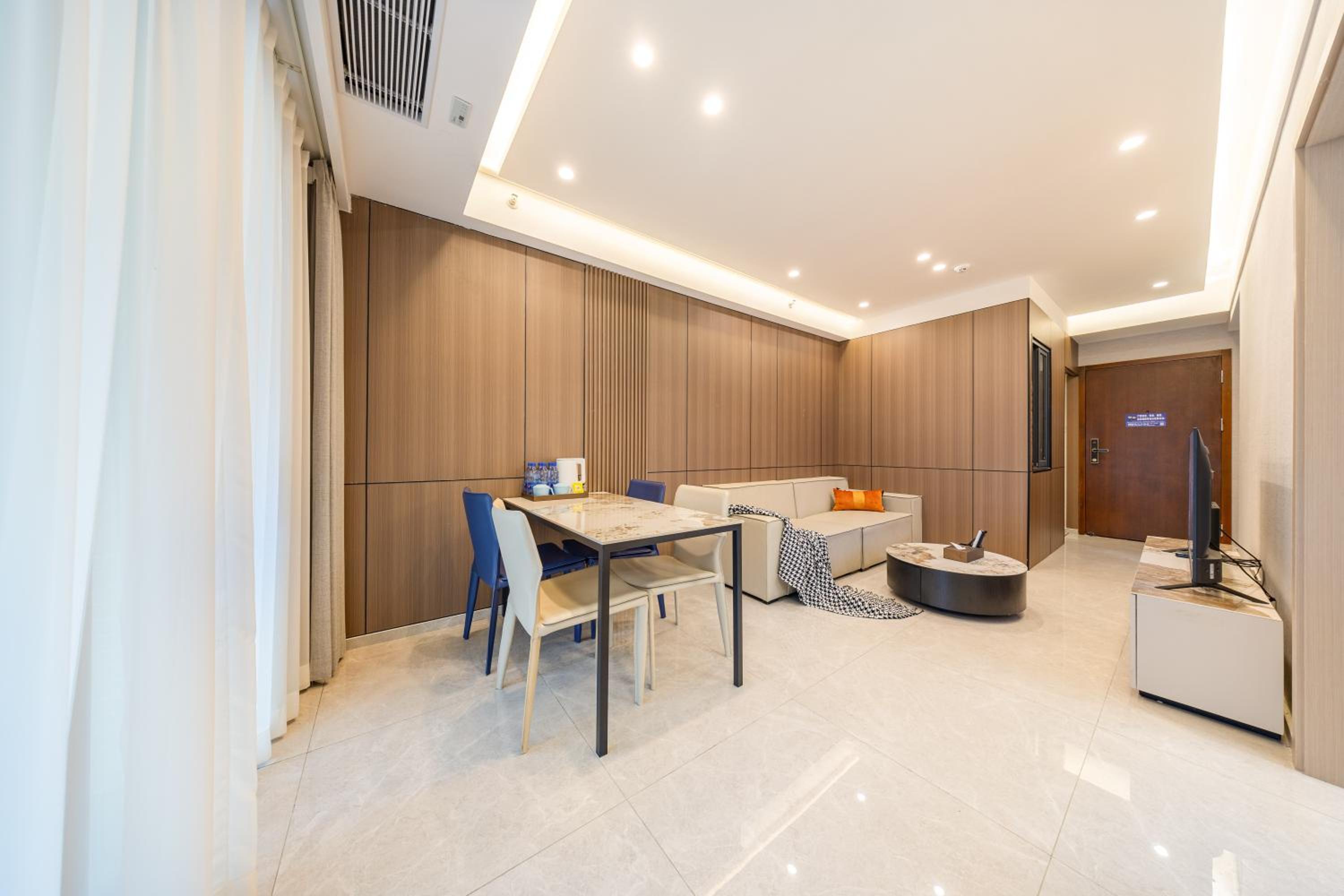 Three-Bedroom Premium Apartment, photo 7