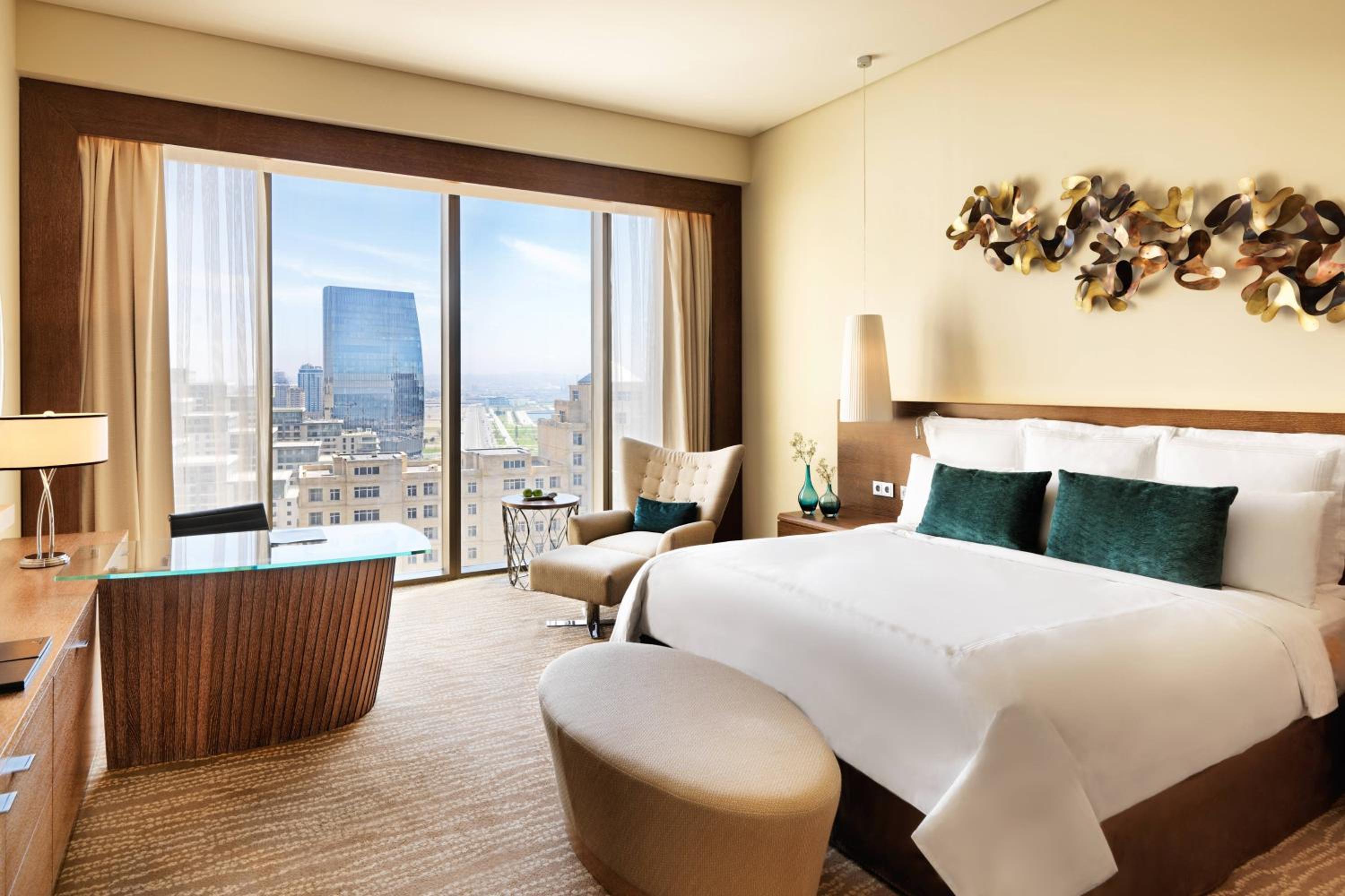 Deluxe Room, 1 King Bed, Non Smoking, City View