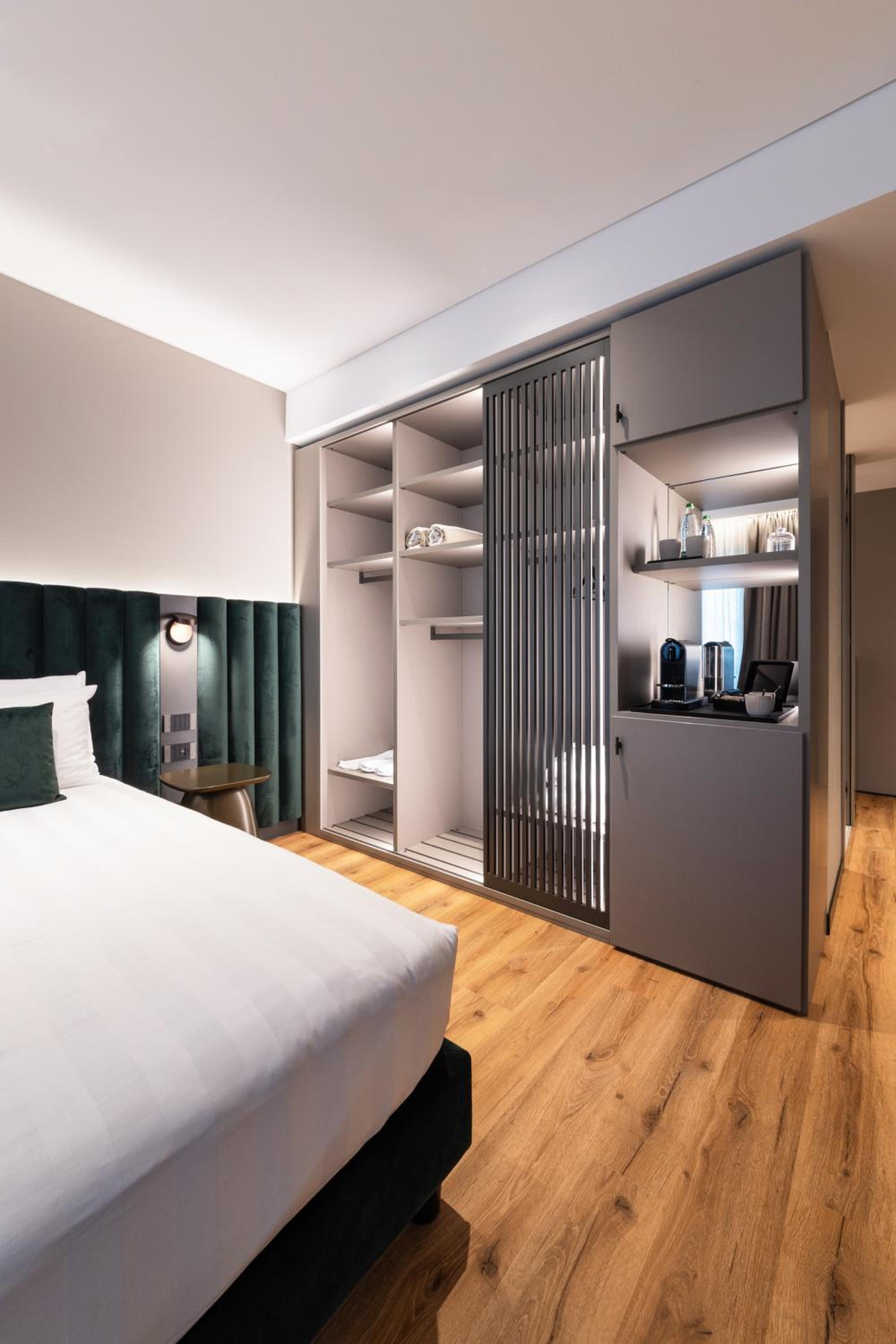 Deluxe Premium Double or Twin Room with Garden View photo 3