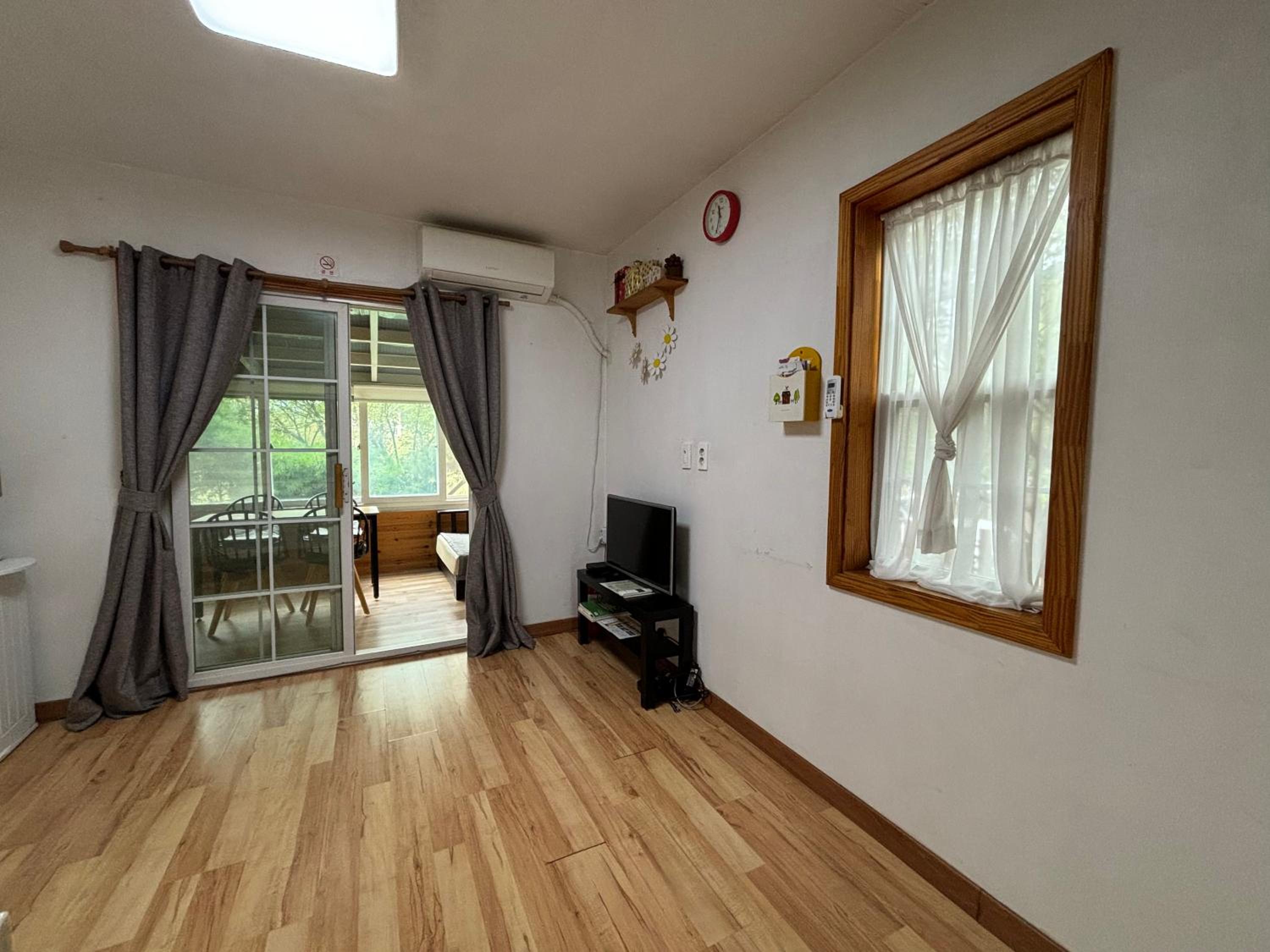 Double or Twin Room with Garden View photo 2