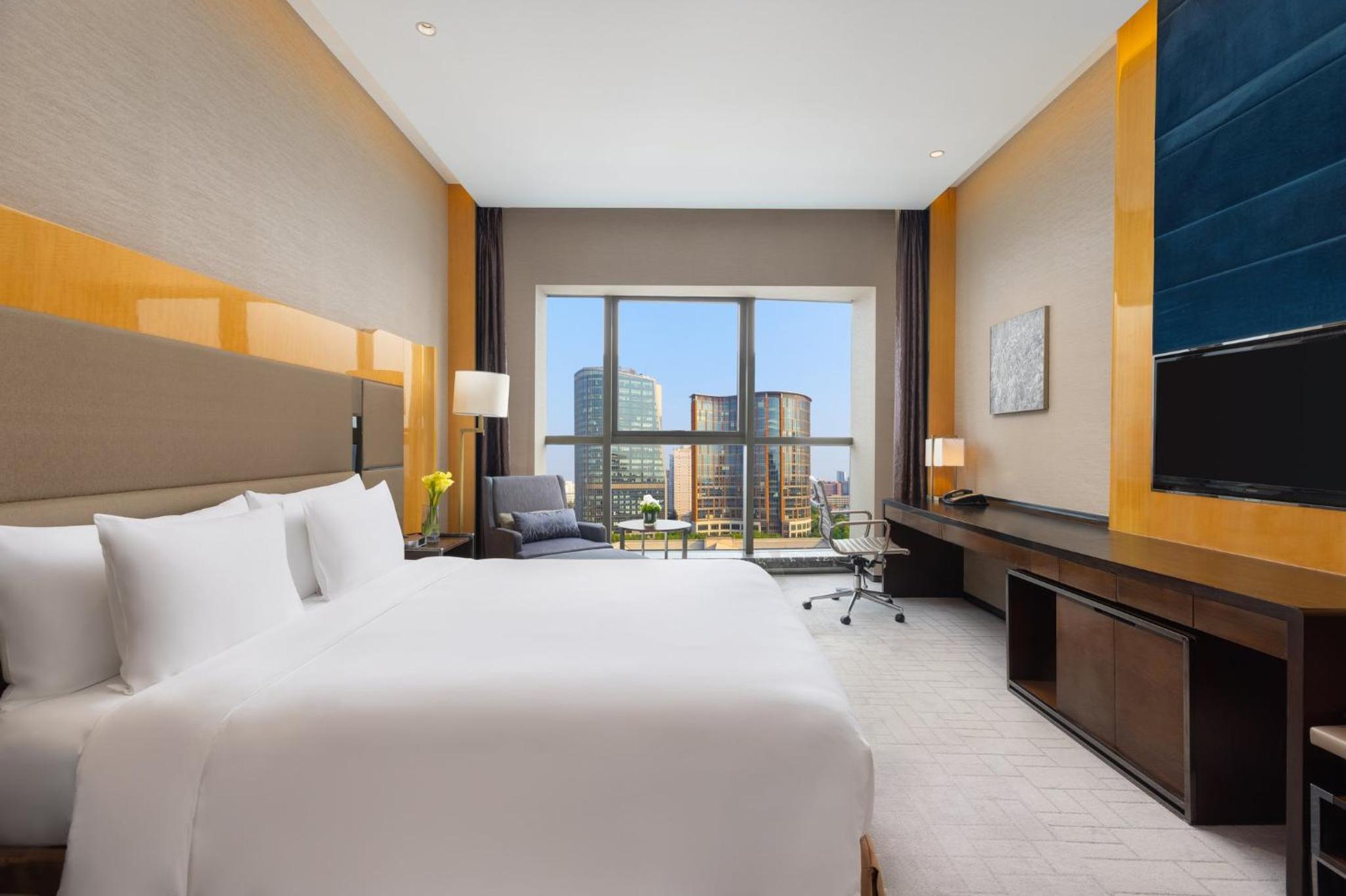 Standard King Room - Lounge Access/High Floor