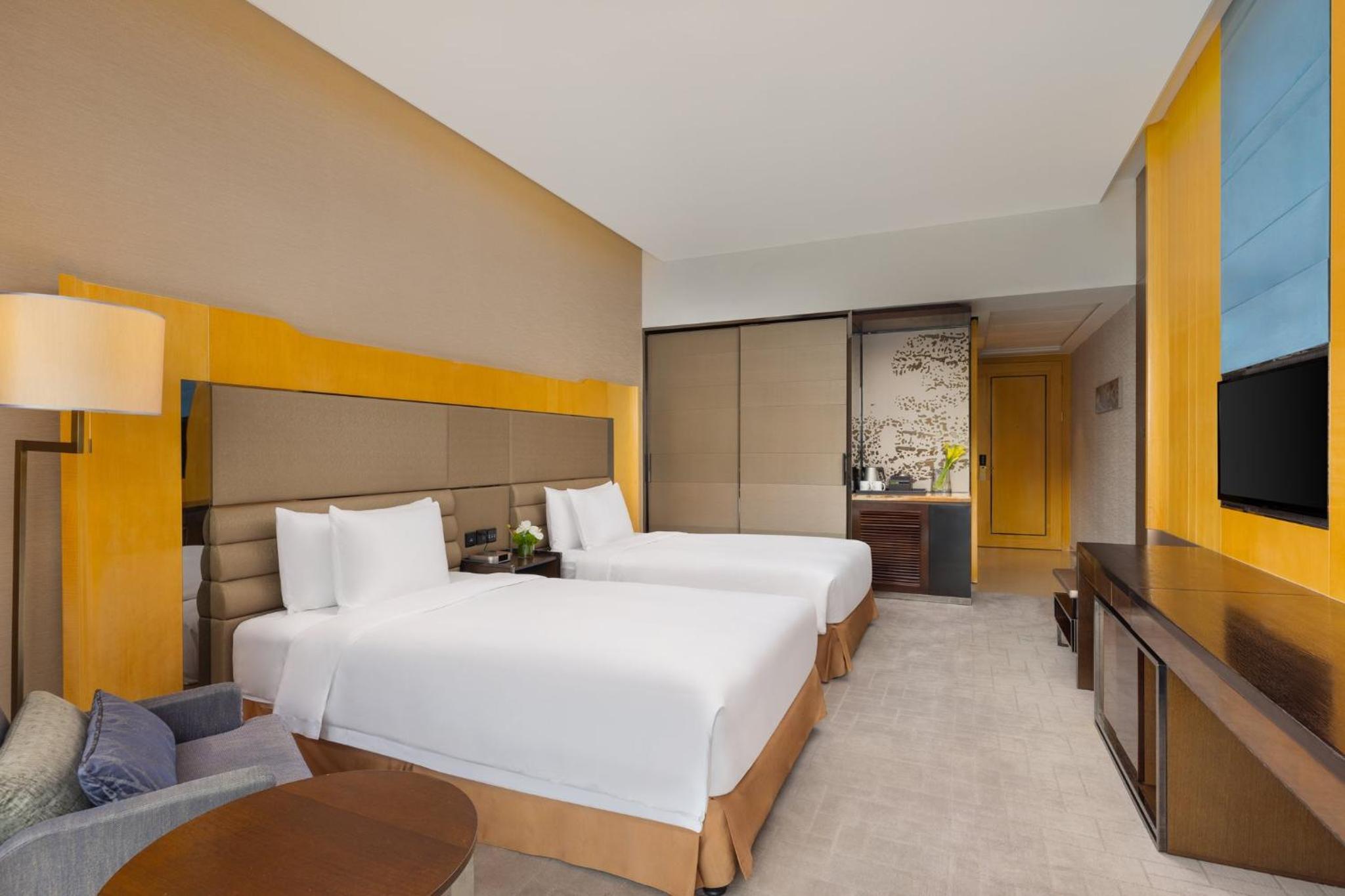 Standard Twin Room with City View - Lounge Access