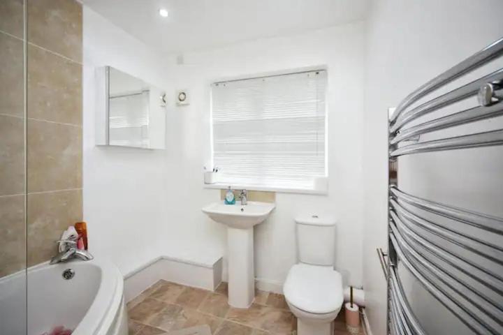 Double Room With Shared Bathroom photo 2