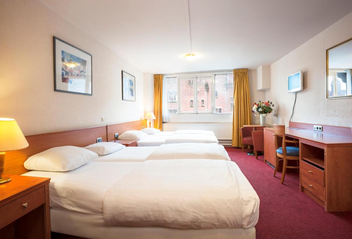 Quadruple Room thumbnail 5