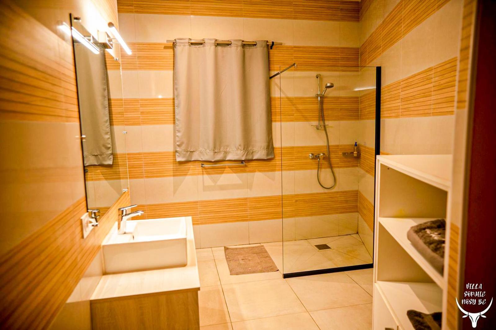 Deluxe Double Room With Balcony photo 2