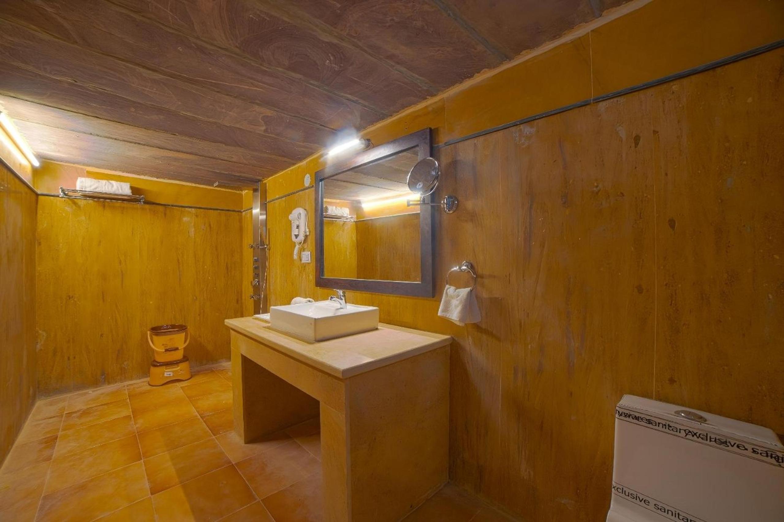 Double Room with Private Bathroom photo 3