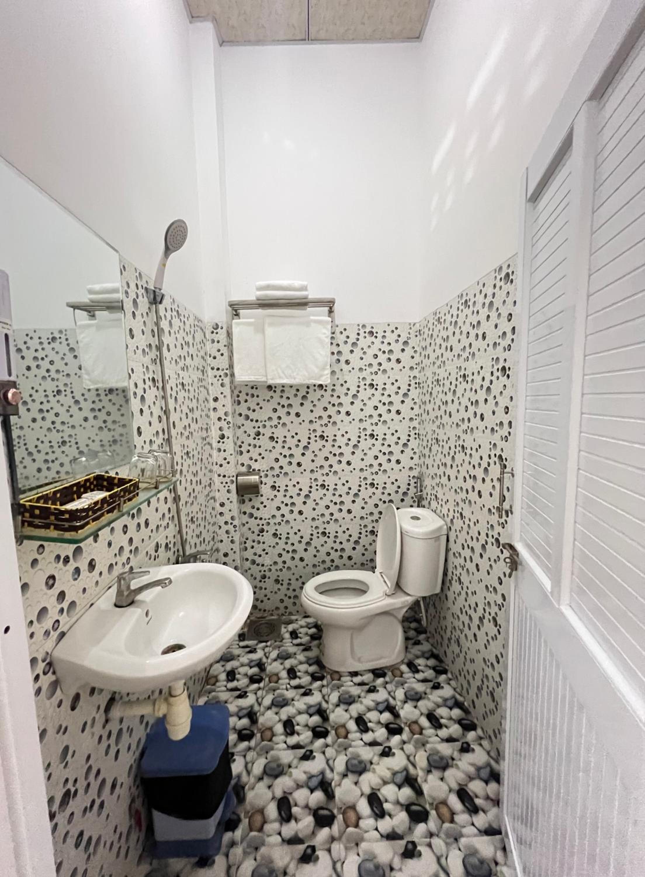 Standard King Room photo 3