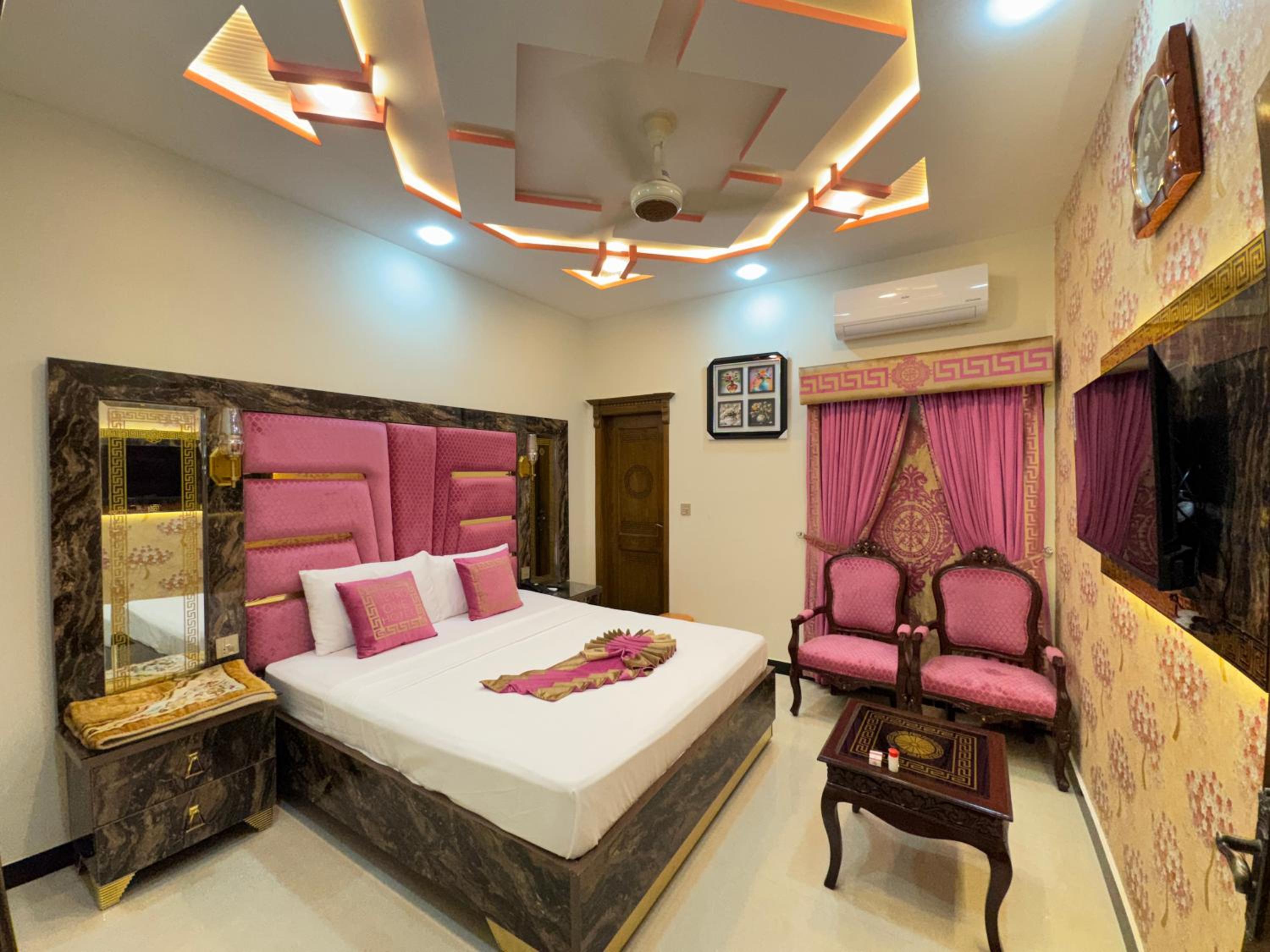 Deluxe Double Room photo 3