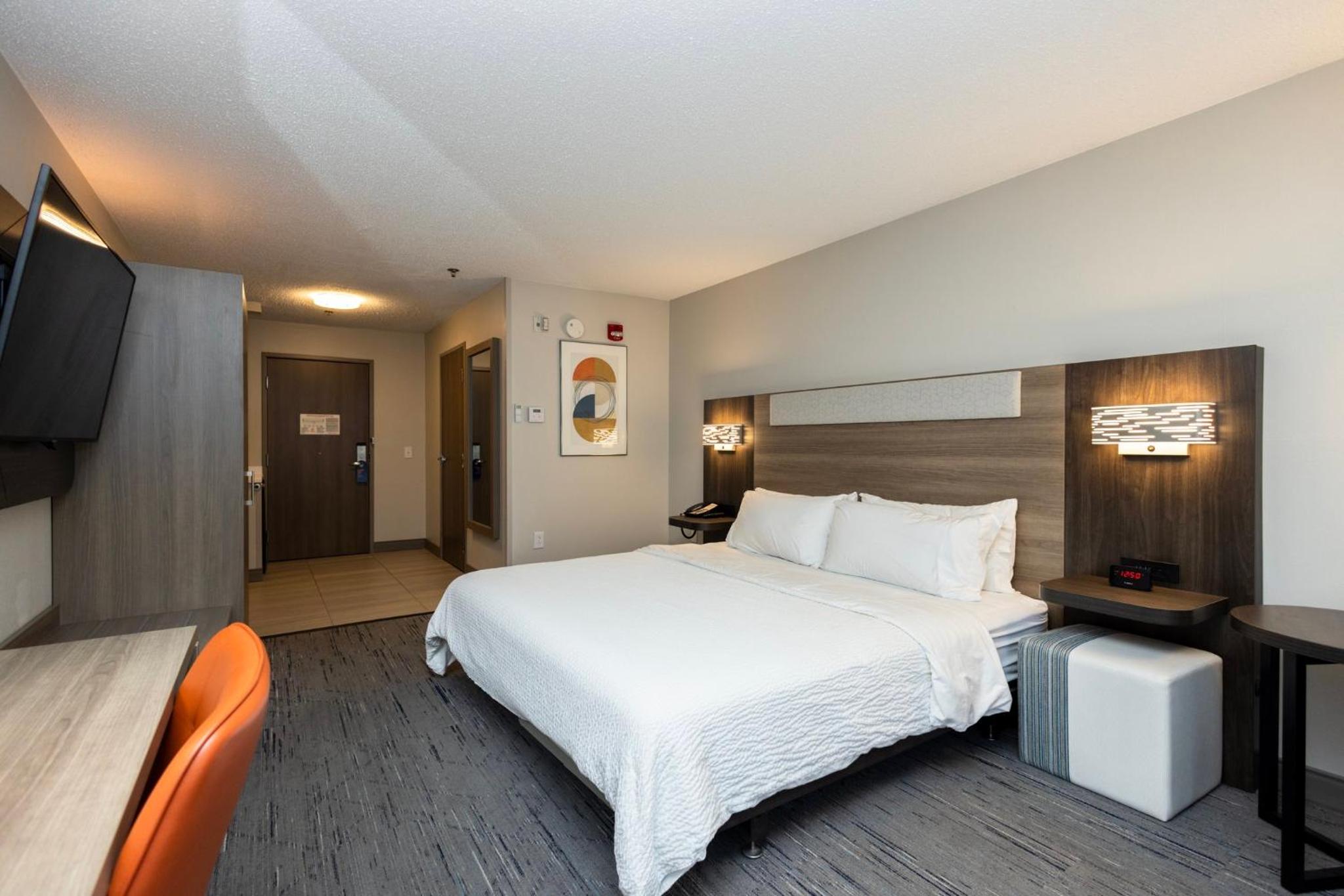 Standard King Room - Communications Accessible - Photo 1