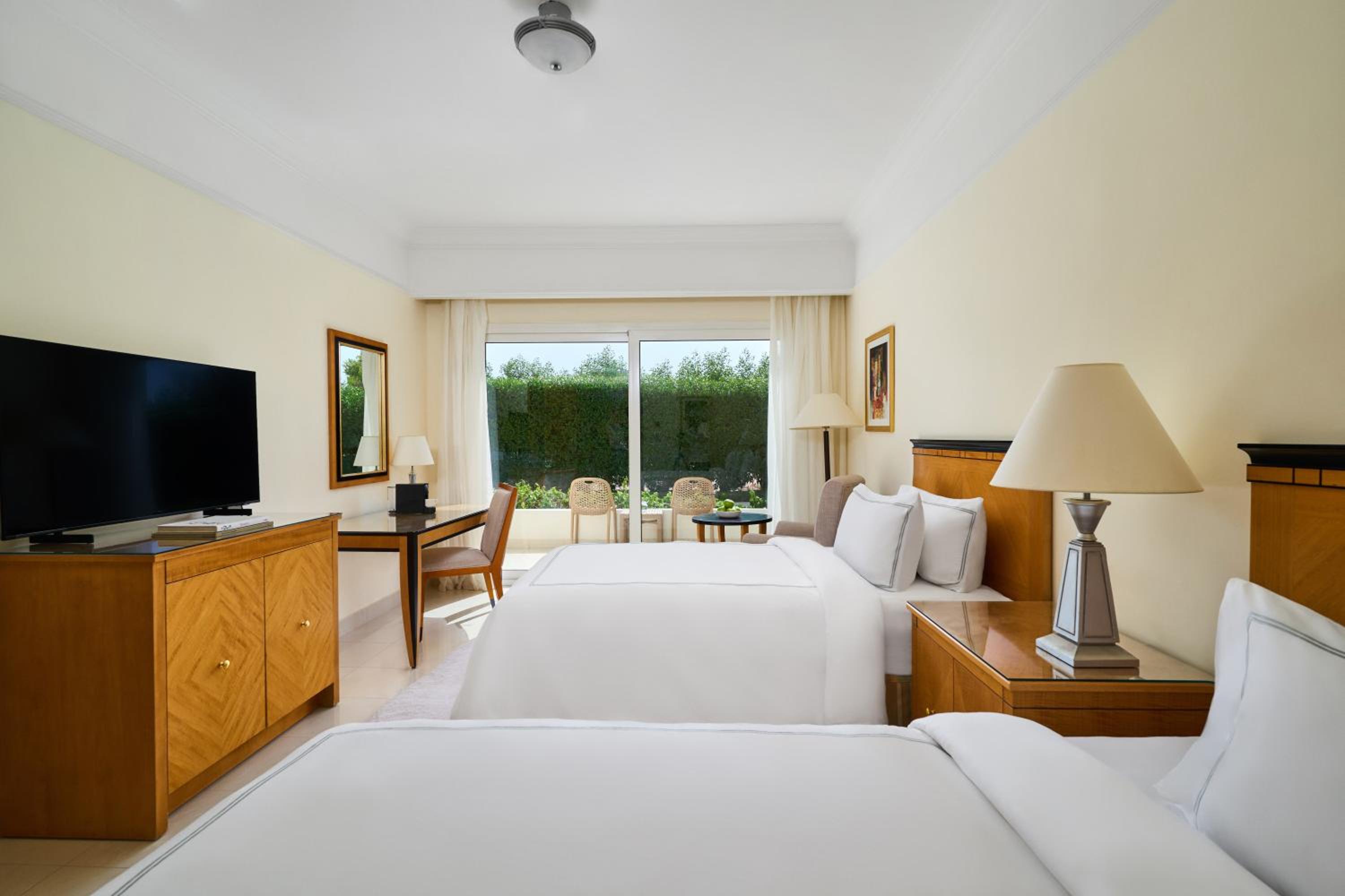 Deluxe Room Aqua Twin Bed