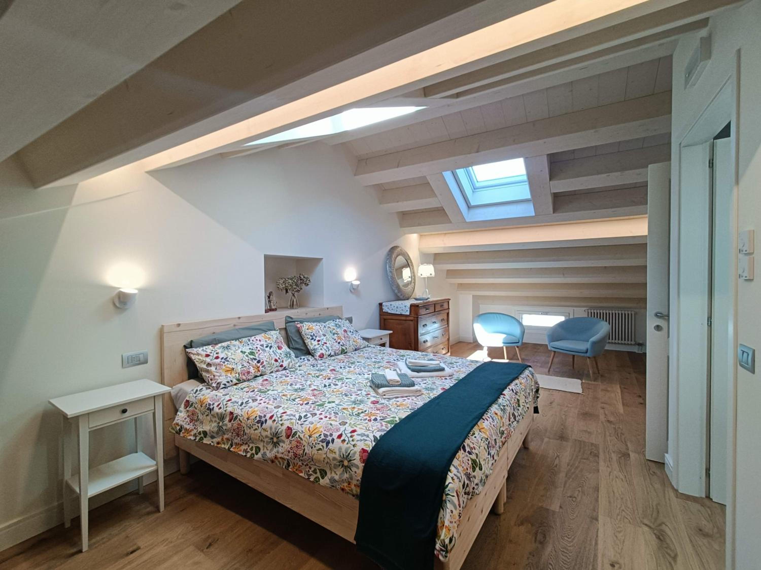 Large Double Room photo 1