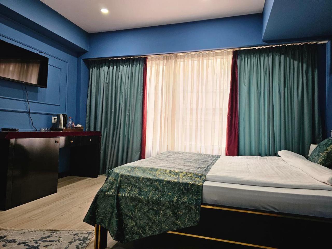 Large Single Room