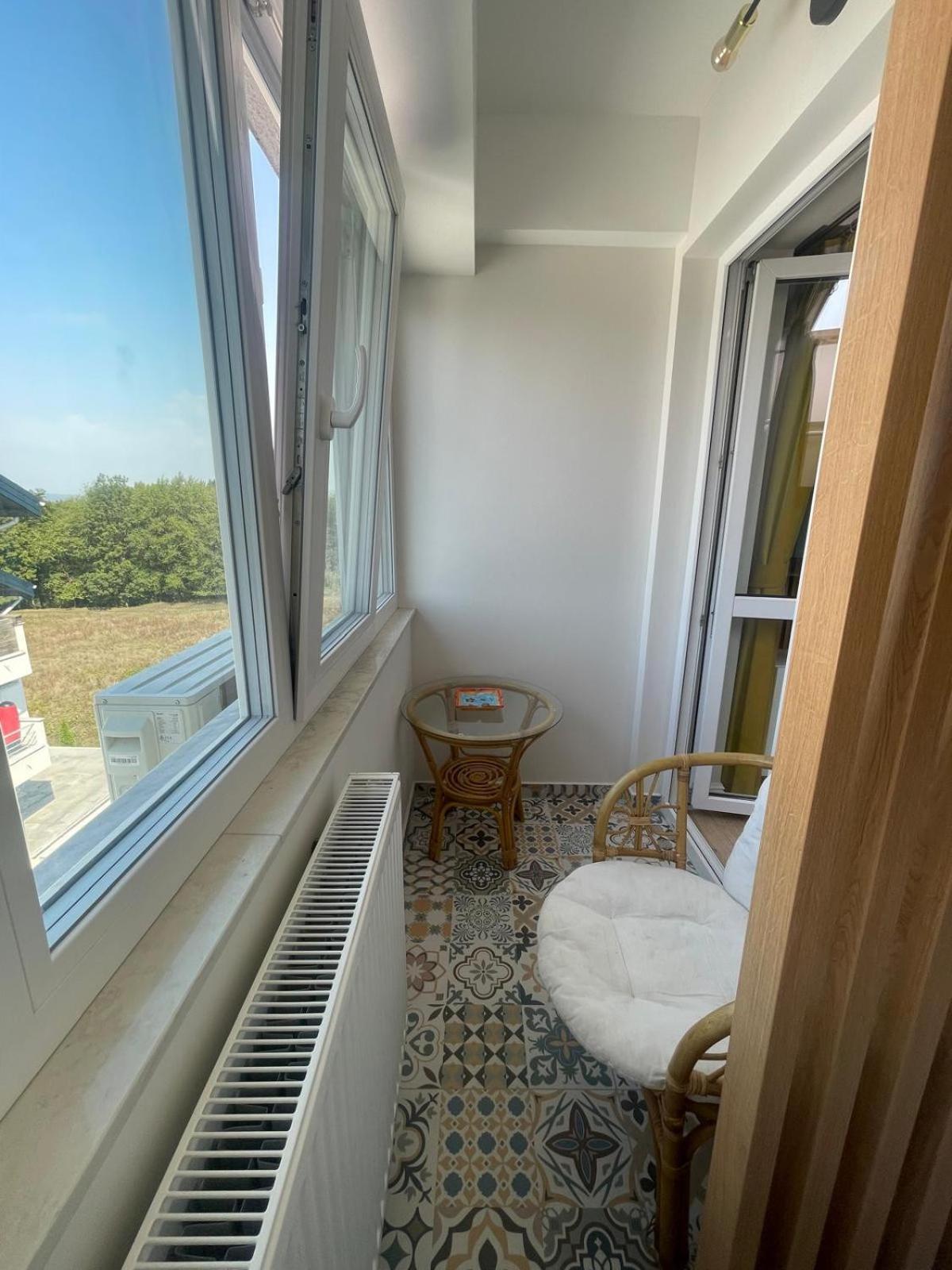 Apartment with Balcony photo 2