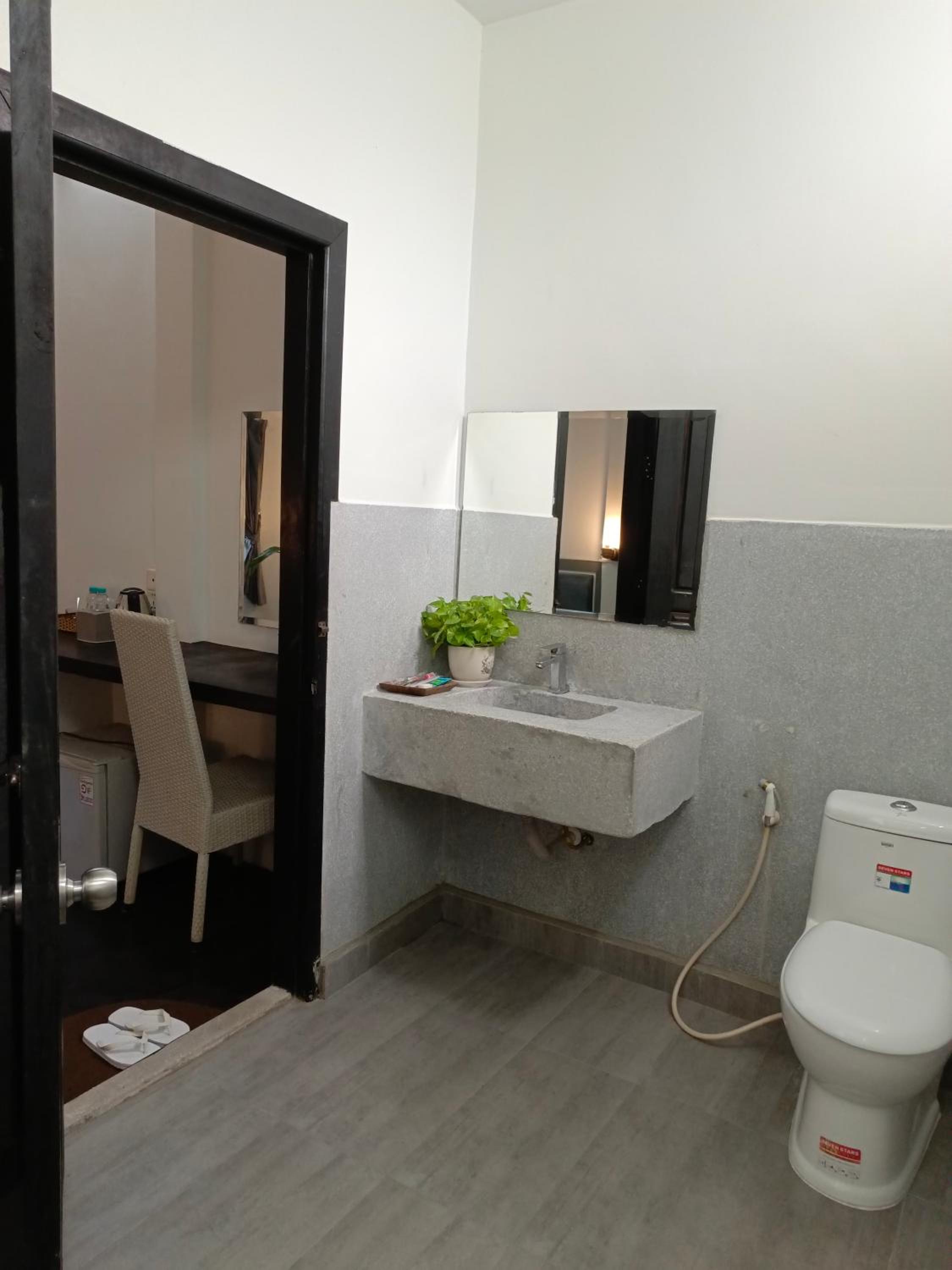 Twin Room - Photo 2
