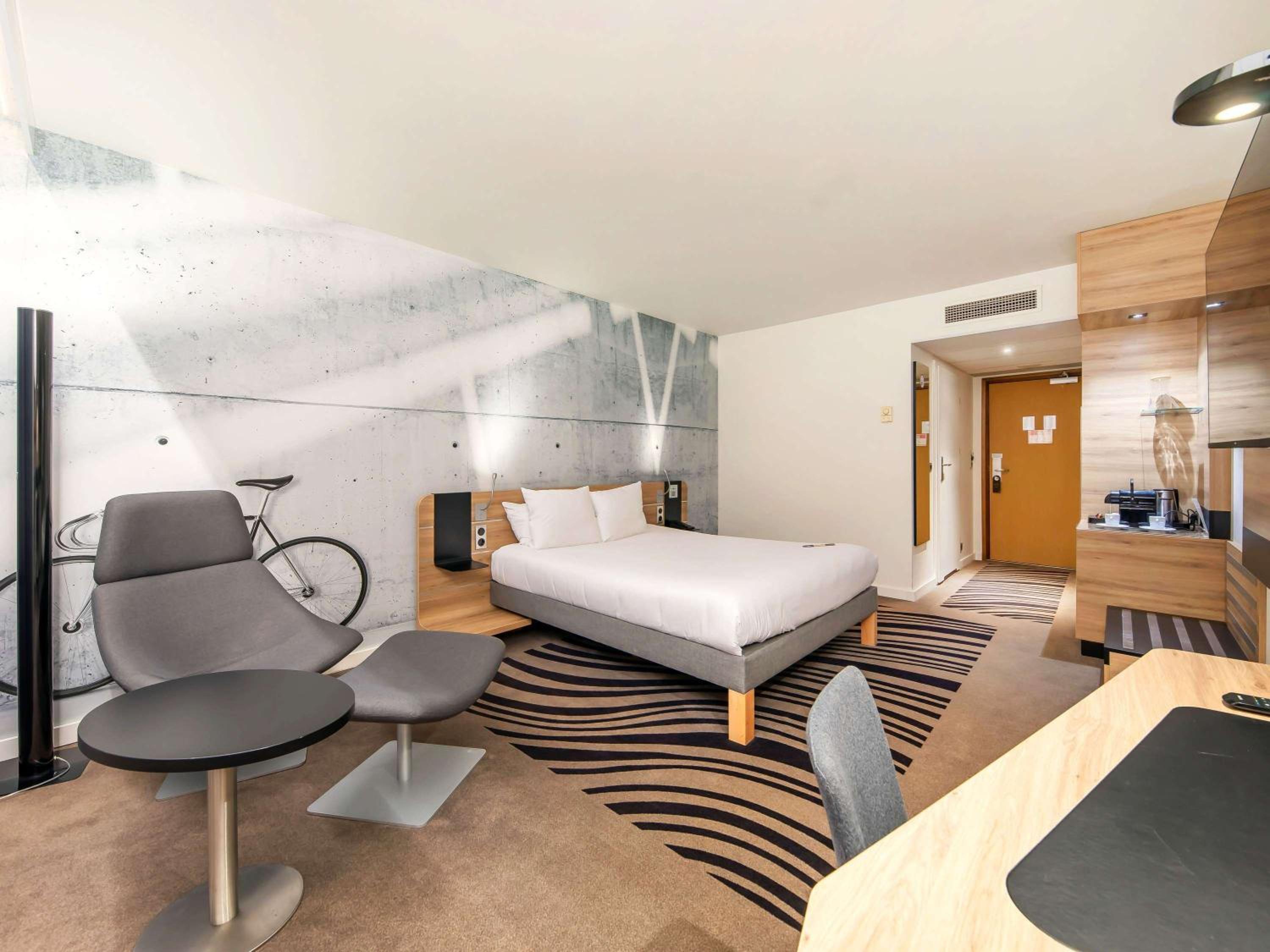 Executive Queen Room - Photo 8