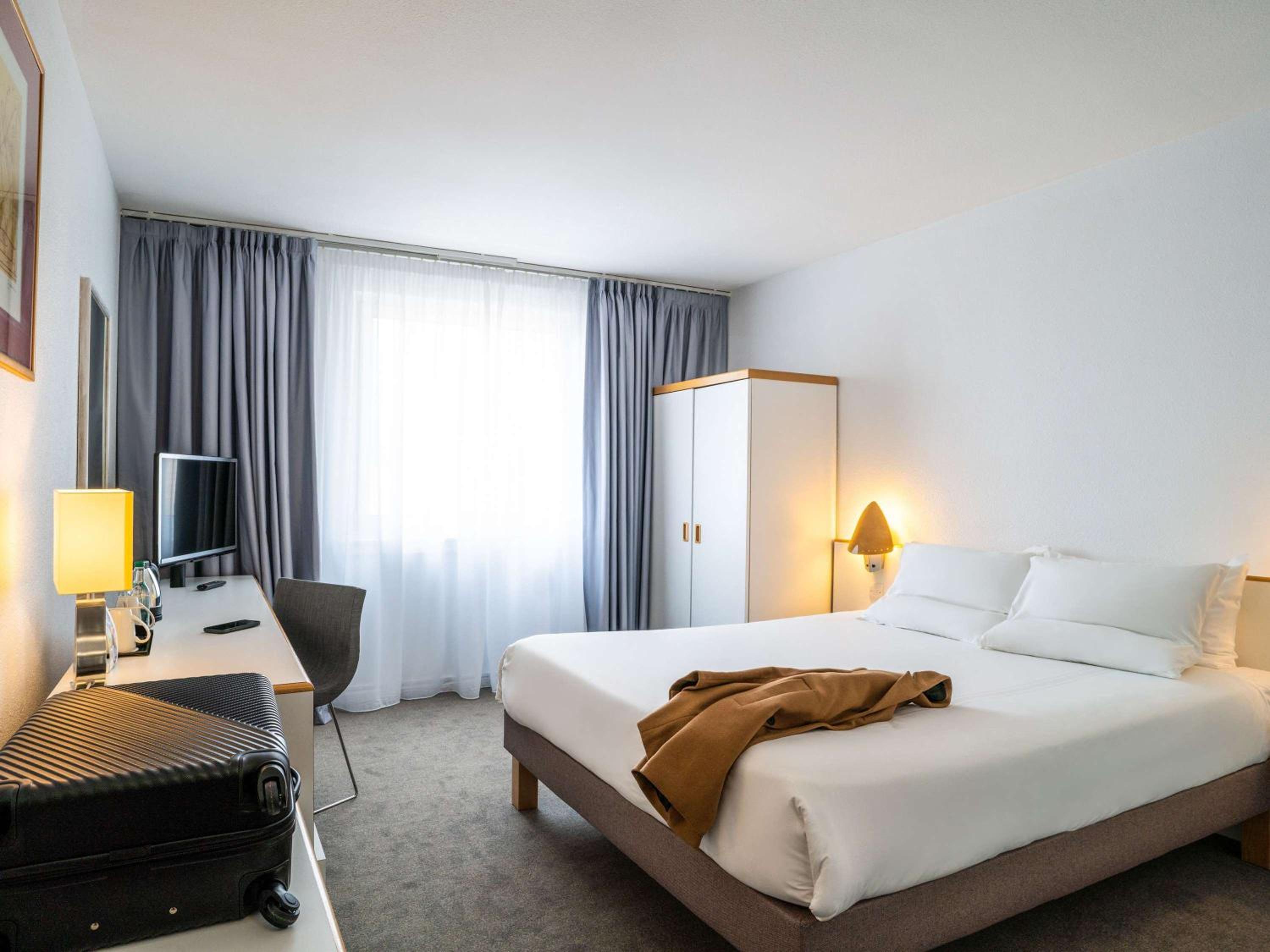 Standard Double Room - Disability Access - Photo 1