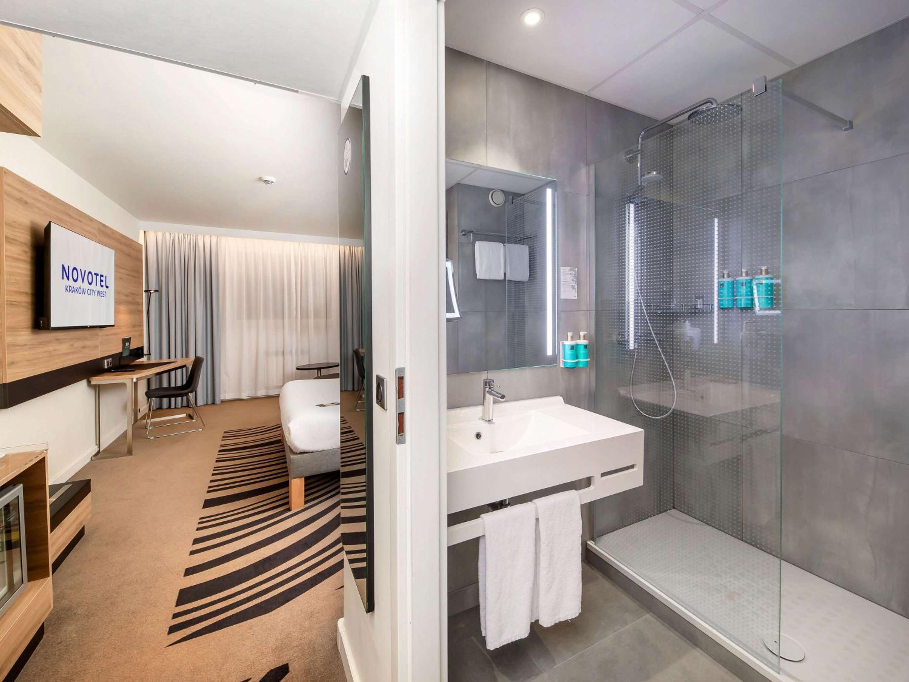 Executive Queen Room - Photo 10