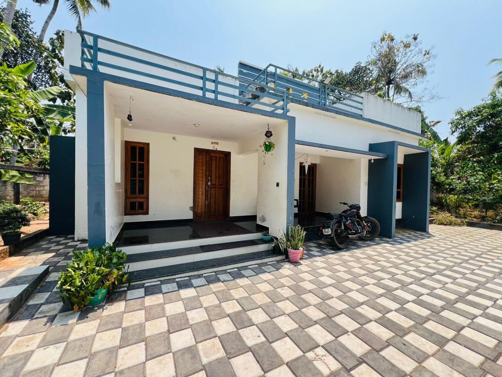 Three-Bedroom Villa photo 2