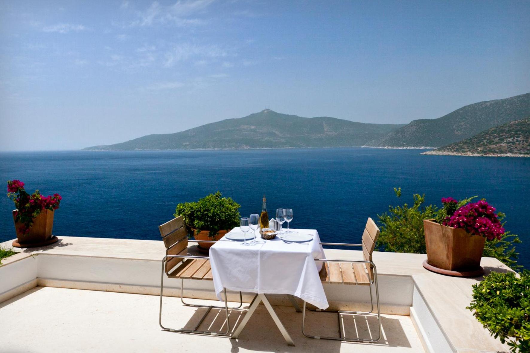 Deluxe Double Room with Balcony and Sea View photo 2