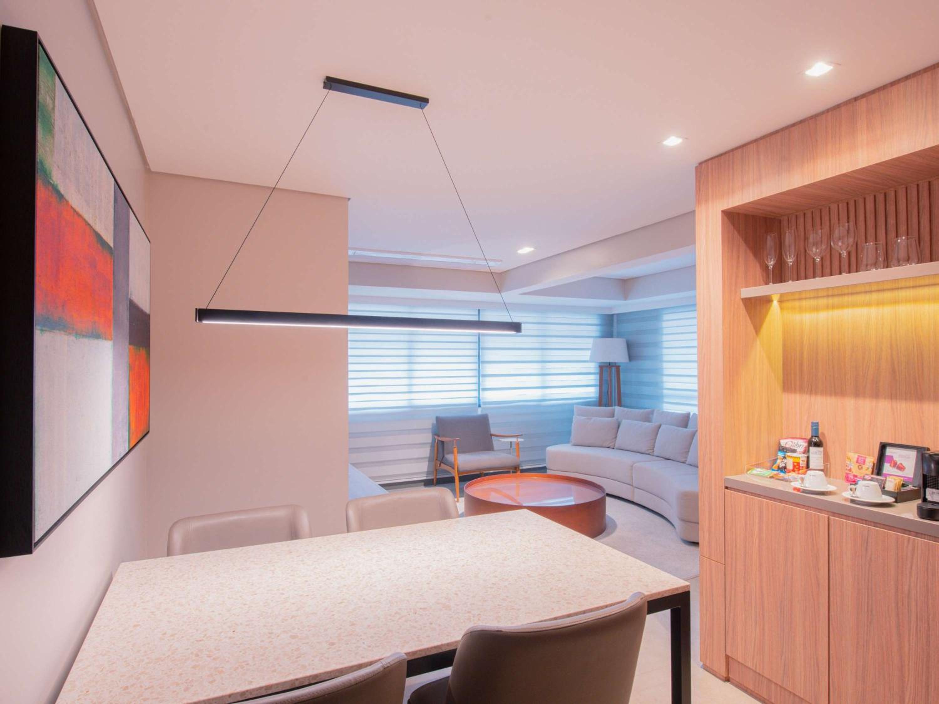 Family Apartment with One King Bed and Two Single Beds