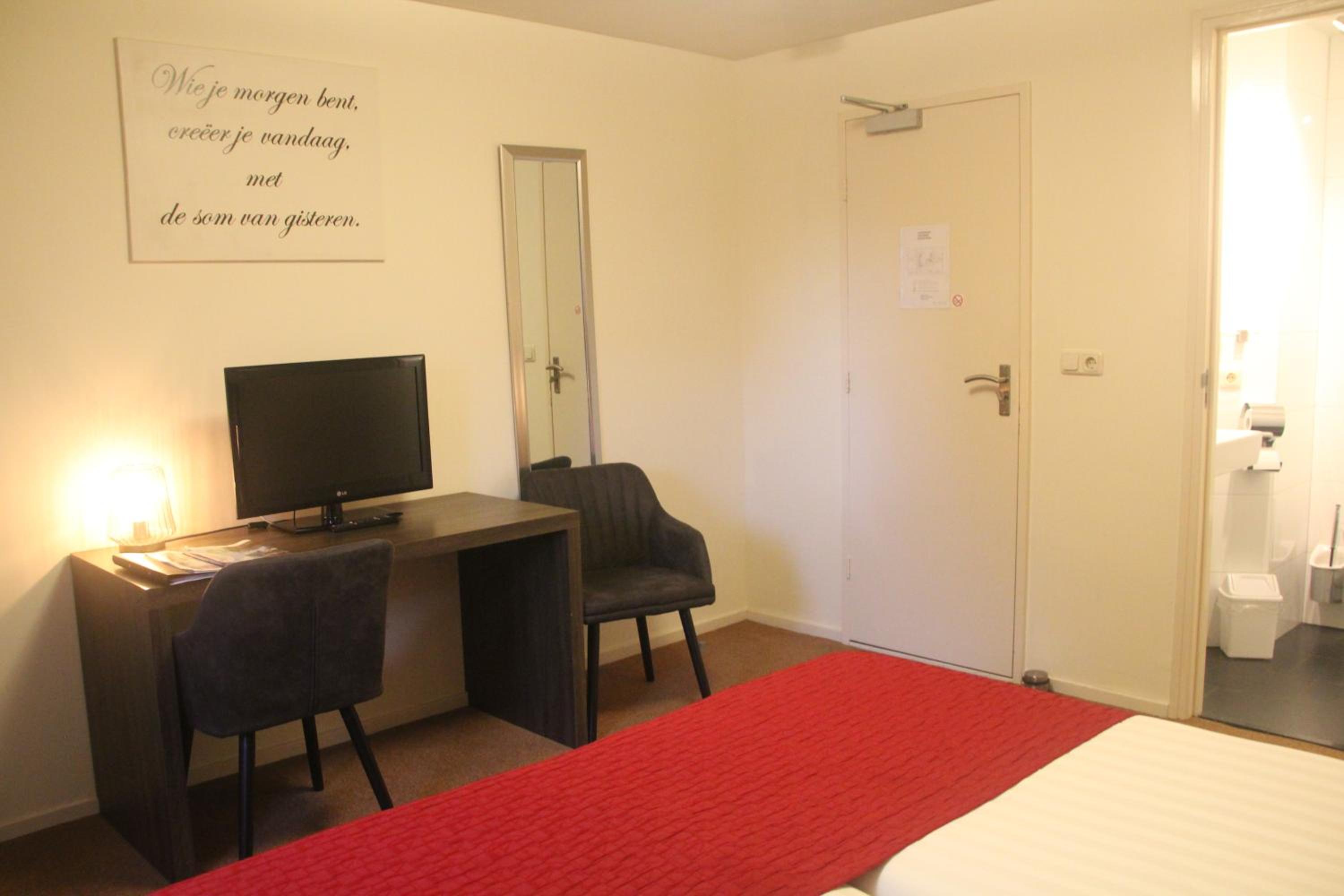 Double Room photo 3