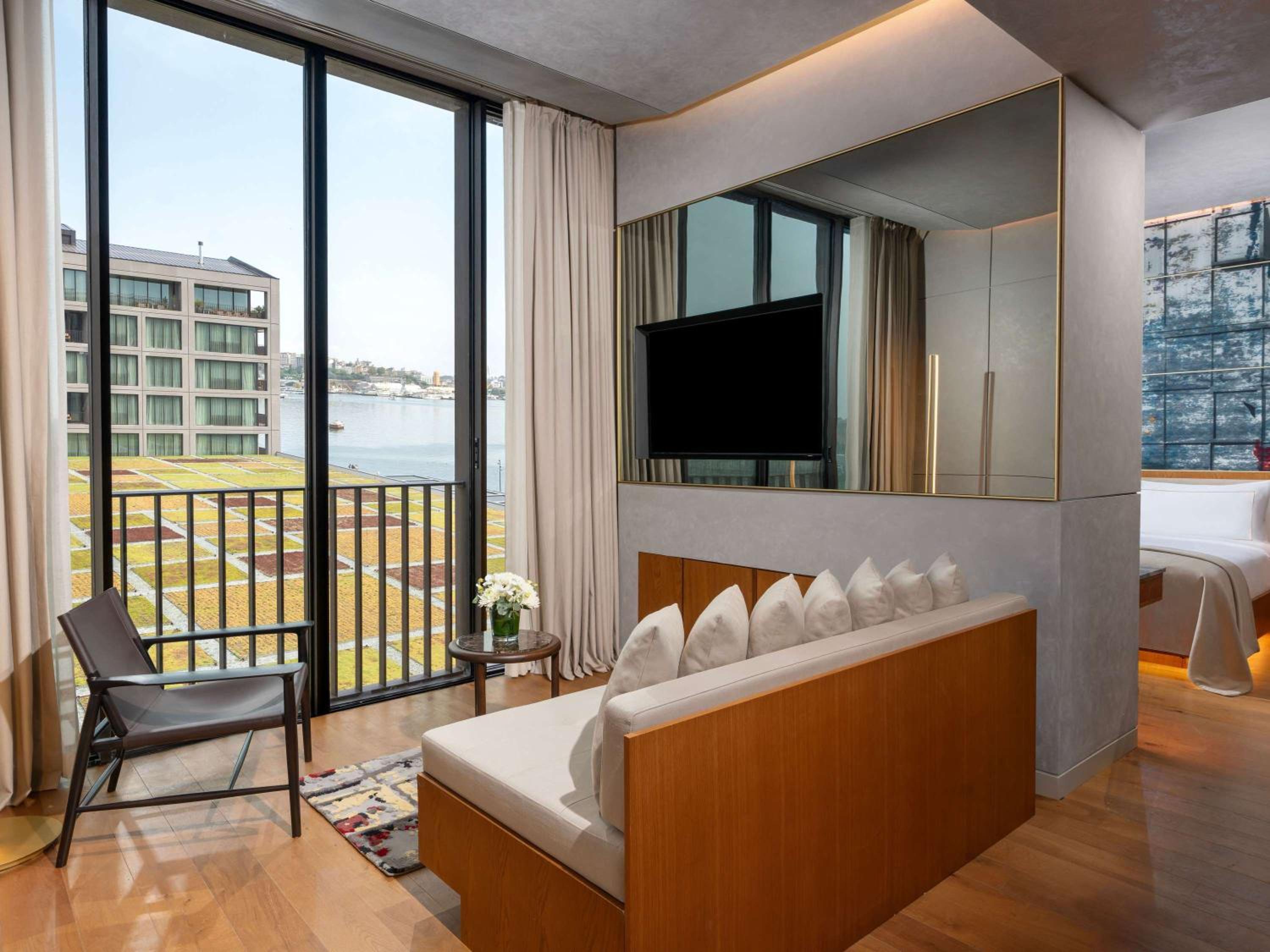 Junior Suite with Partial Sea View - Nickelodeon Play Access photo 2