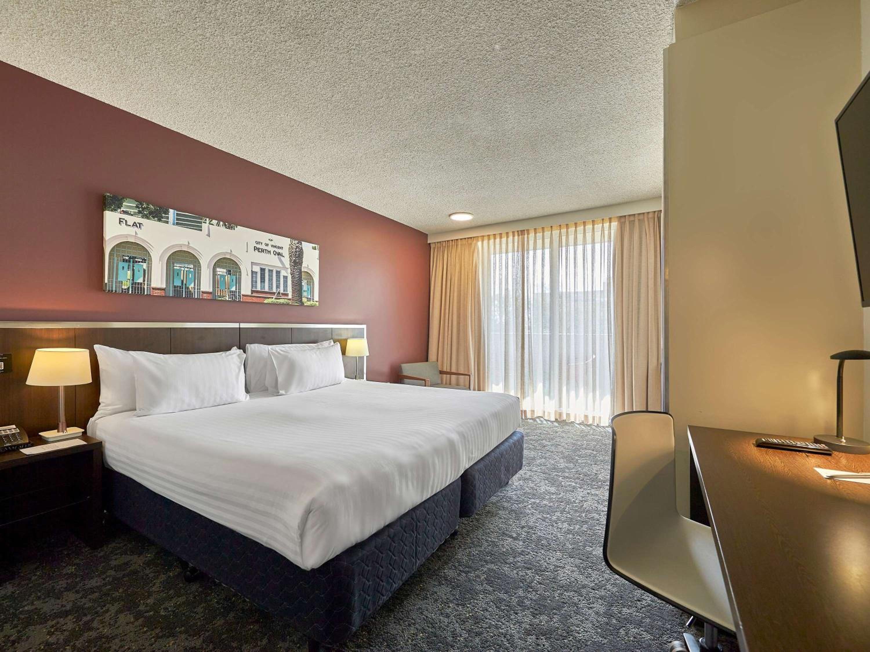 Deluxe King Room - Photo 1