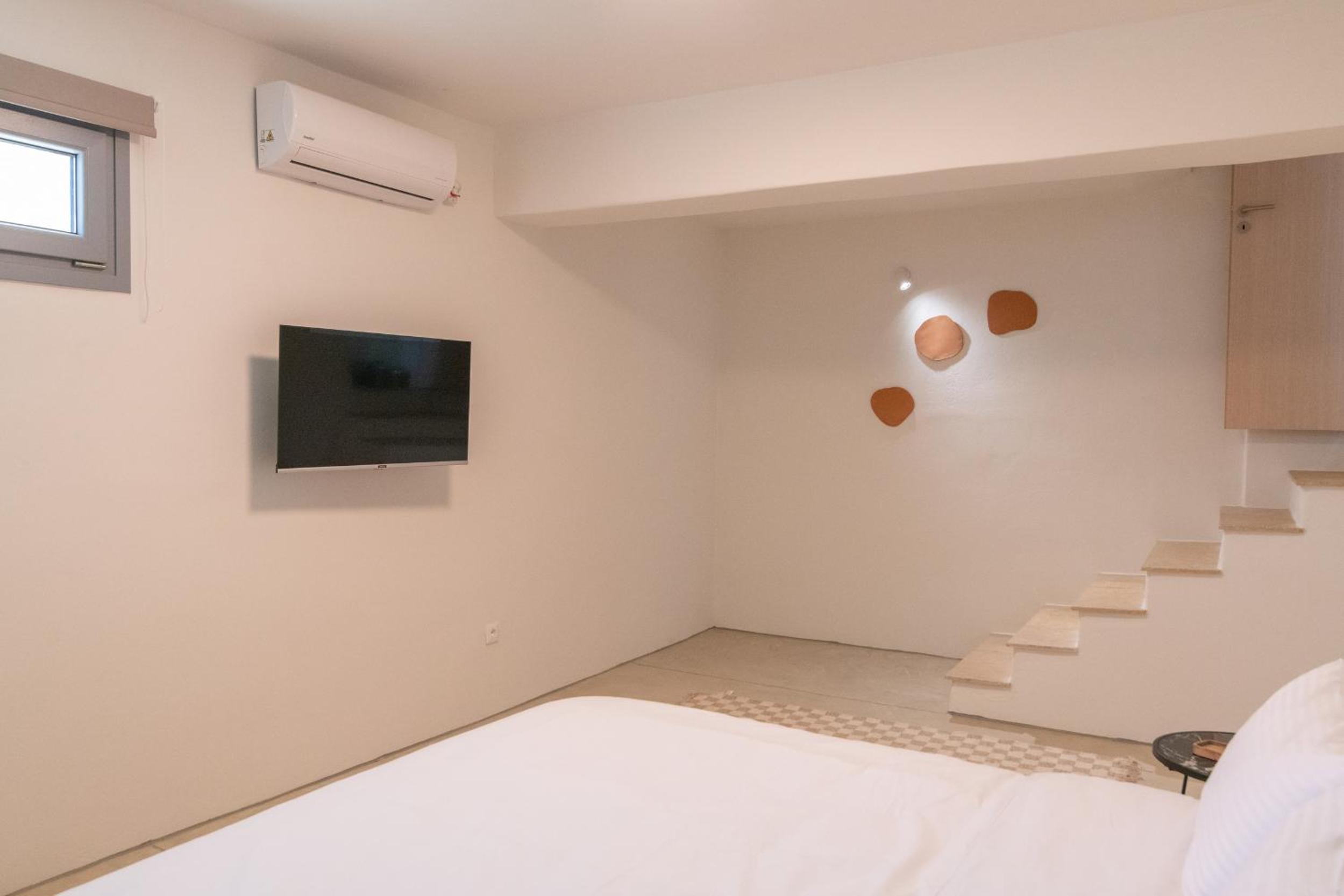 Deluxe Suite with Sea View photo 1
