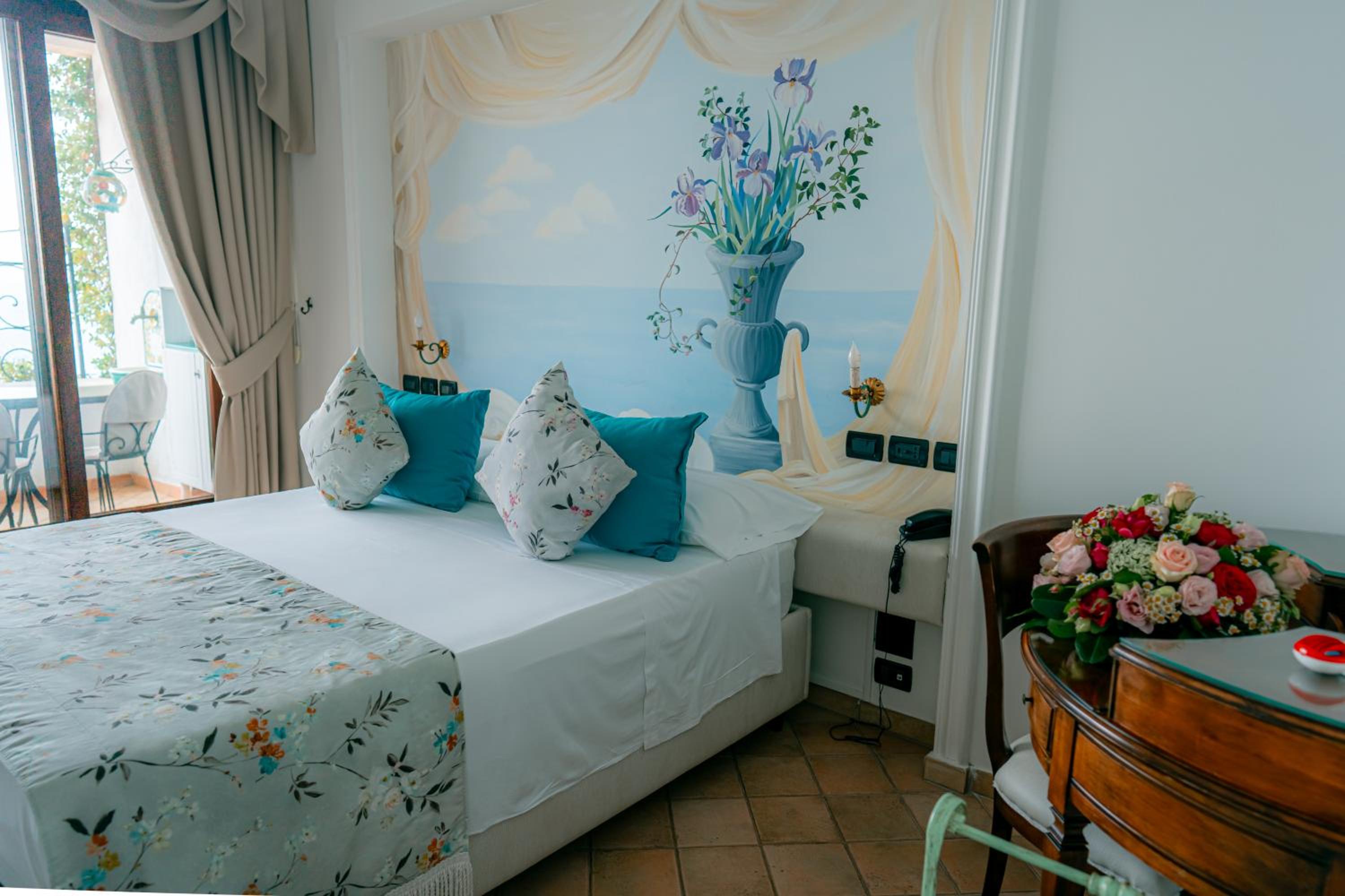 Deluxe Double Room with Terrace - Photo 2